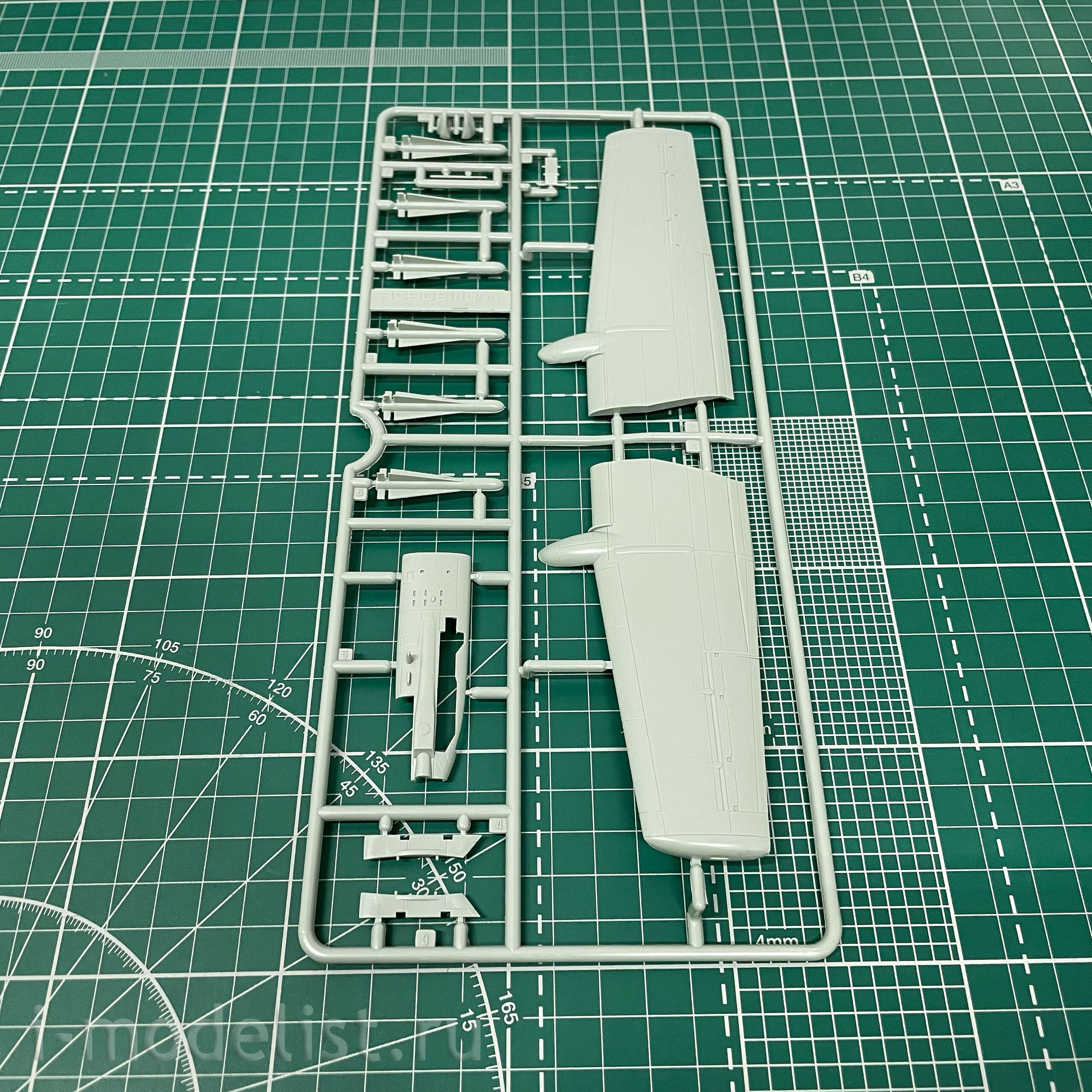 207203 Modeler 1/72 A-10A thunderbolt 2