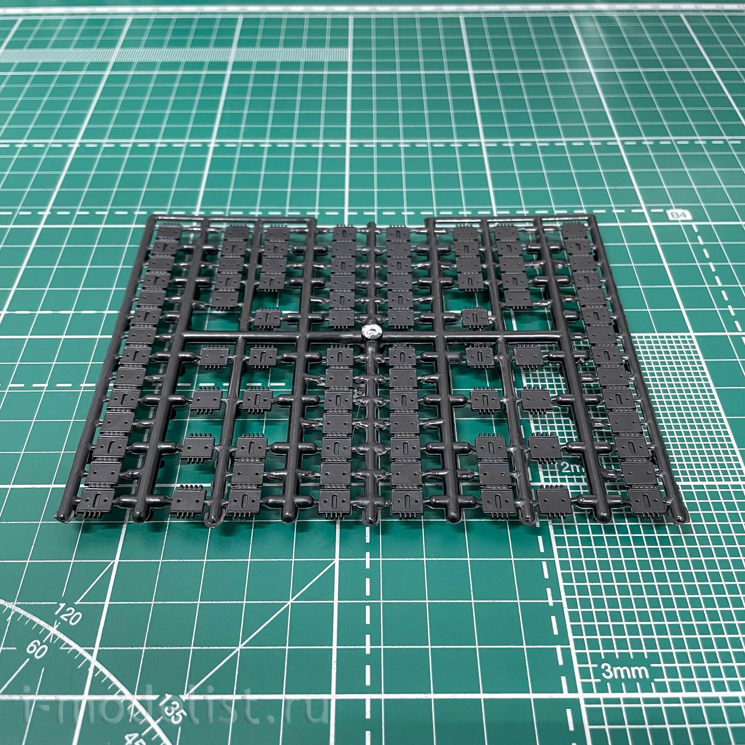3545 Zvezda 1/35 Soviet BT-7 Tank