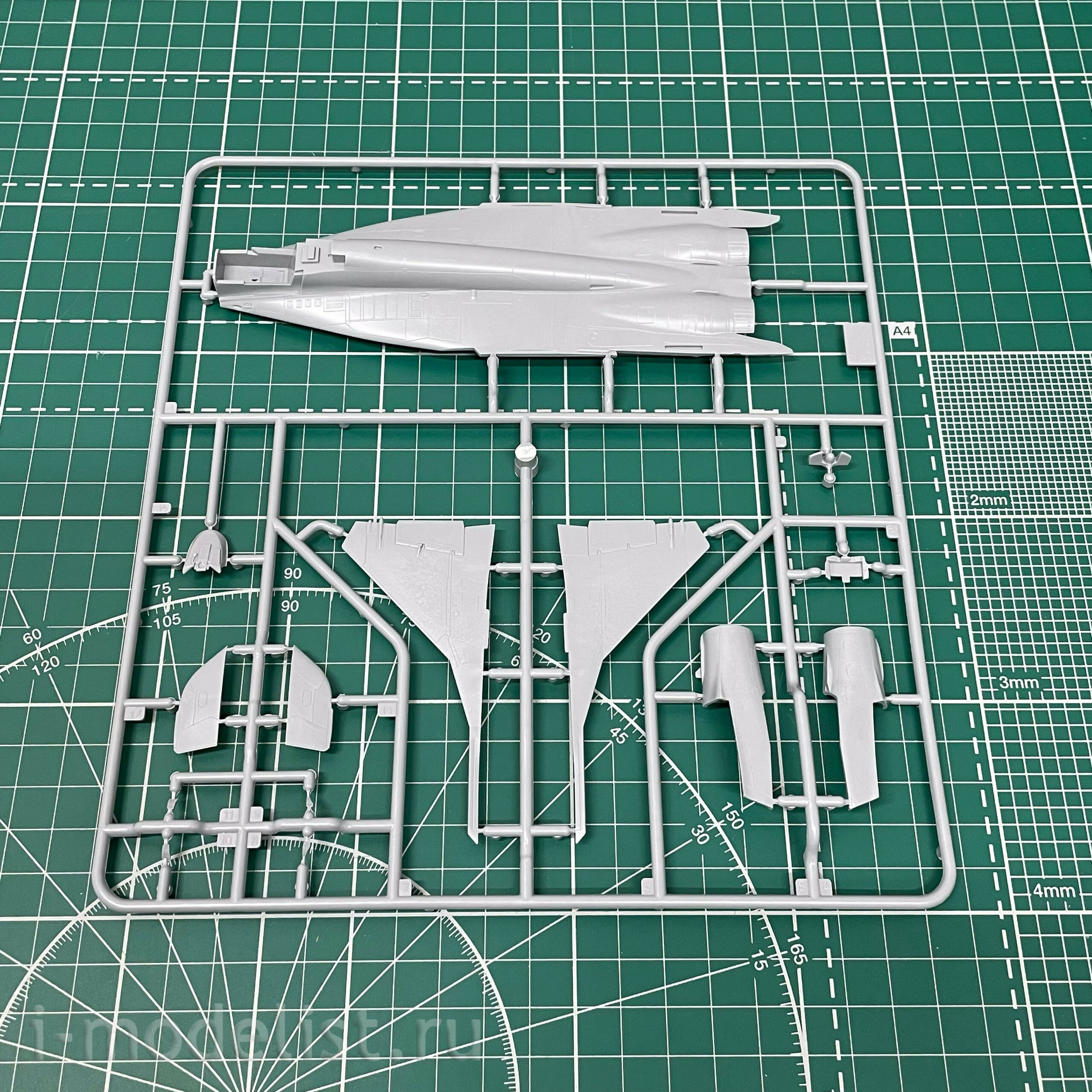 7278 Zvezda 1/72 MiG-29 (9-13)