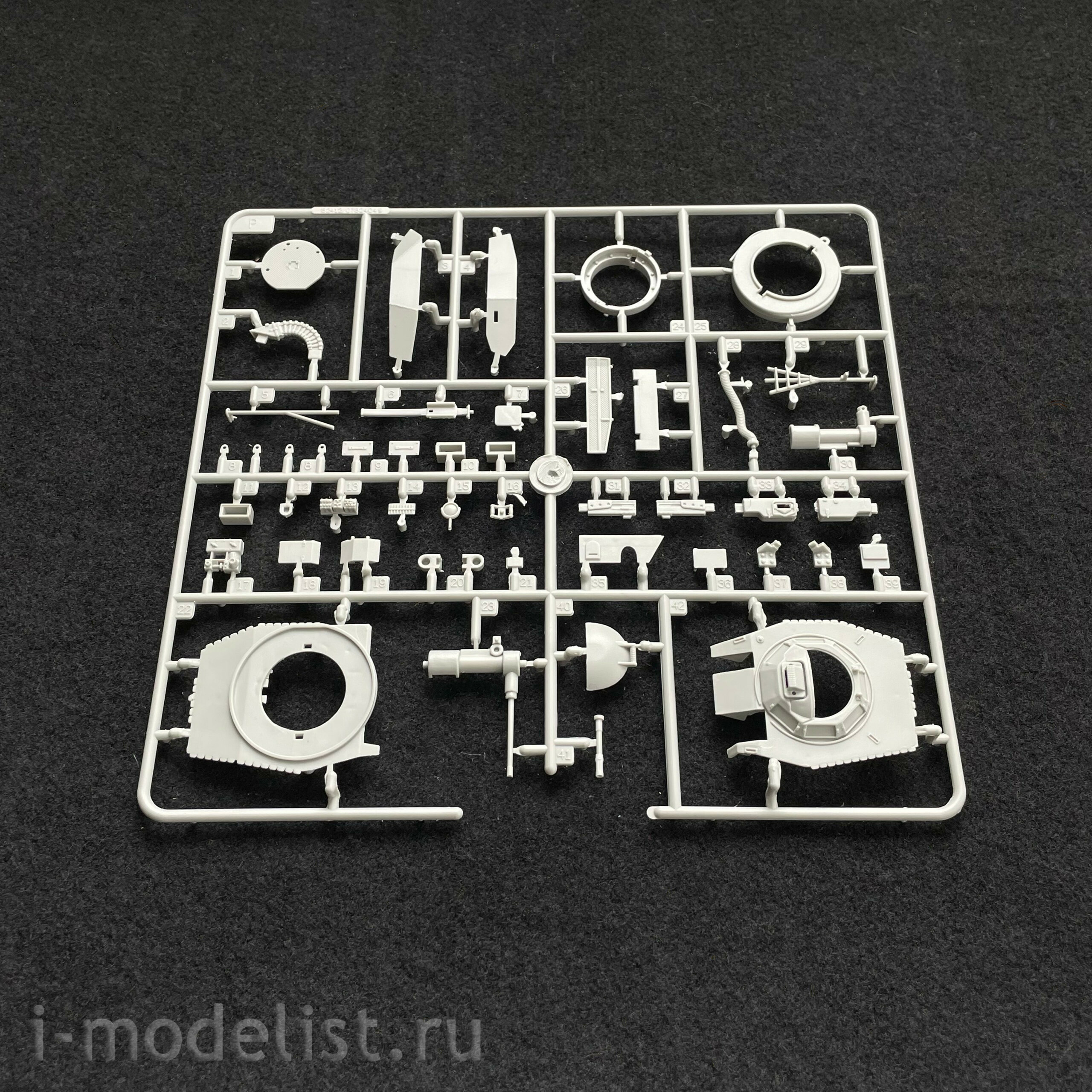 82415 HobbyBoss 1/35 AAVP-7a1 RAM/RS