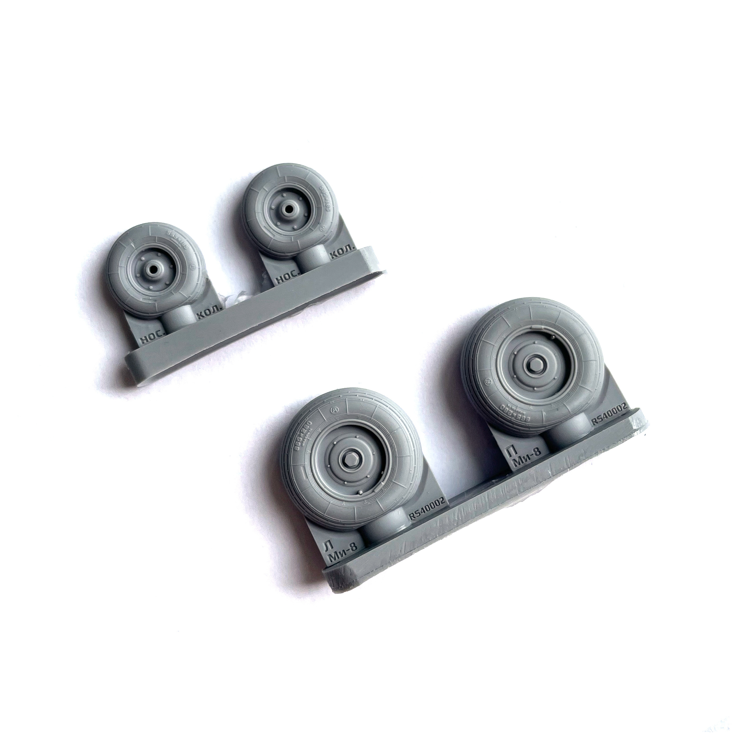 RS40002 E.V.M. 1/35 Wheels of the Mu-8 chassis