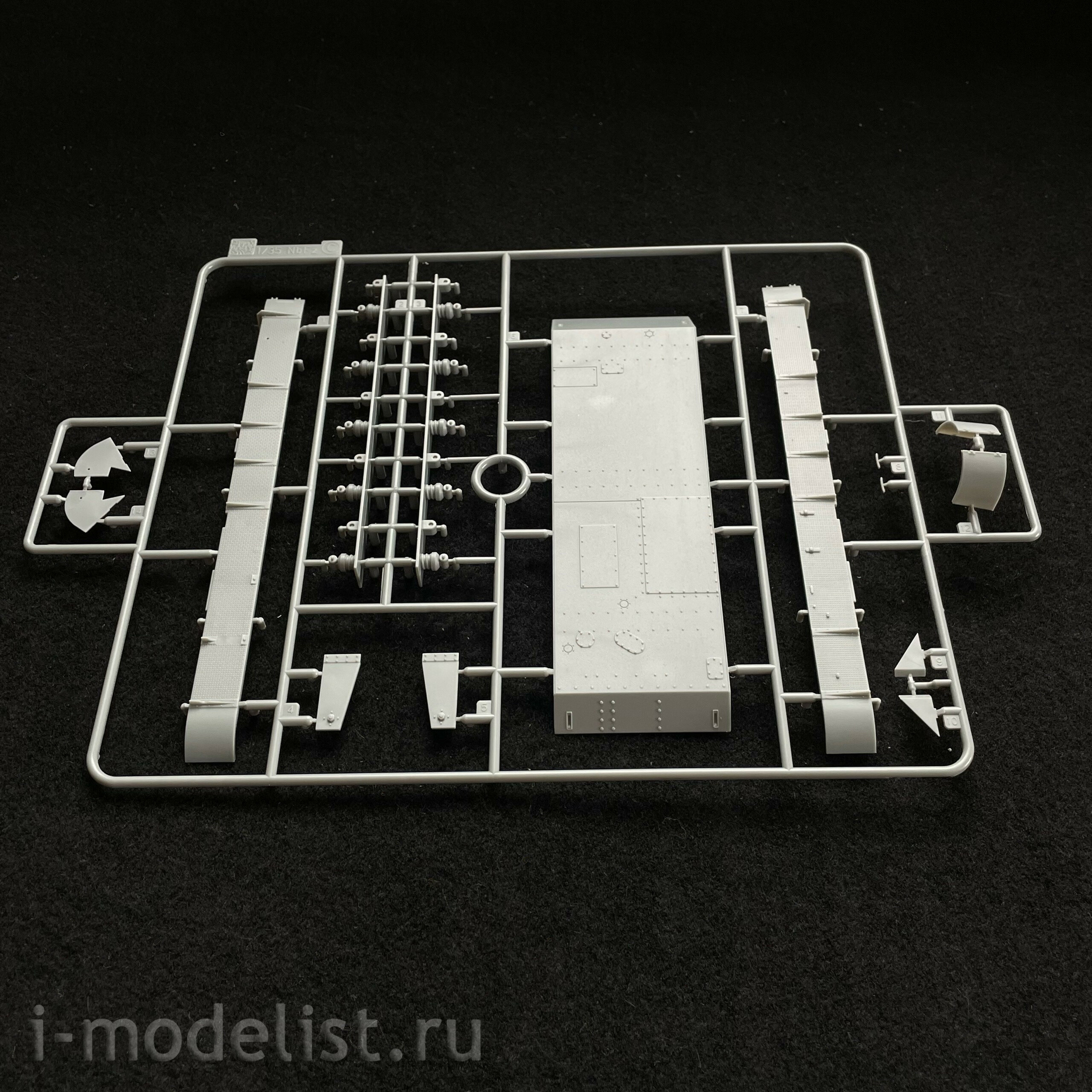 6968 Dragon 1/35 Tank Neubau-Fahrzeug