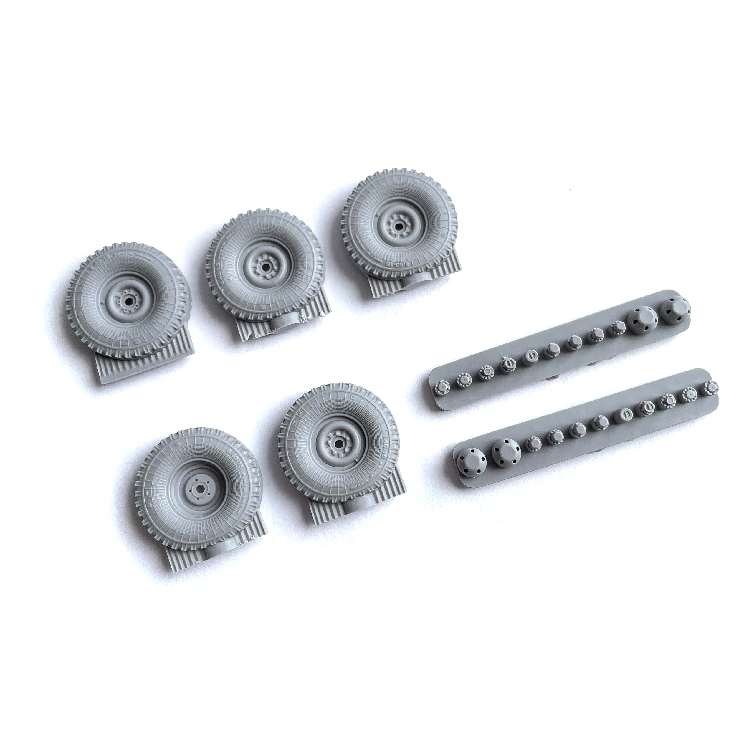 RS35093 E.V.M. 1/35 Wheels for car mod. Ya-245-1 (pr-va USSR)