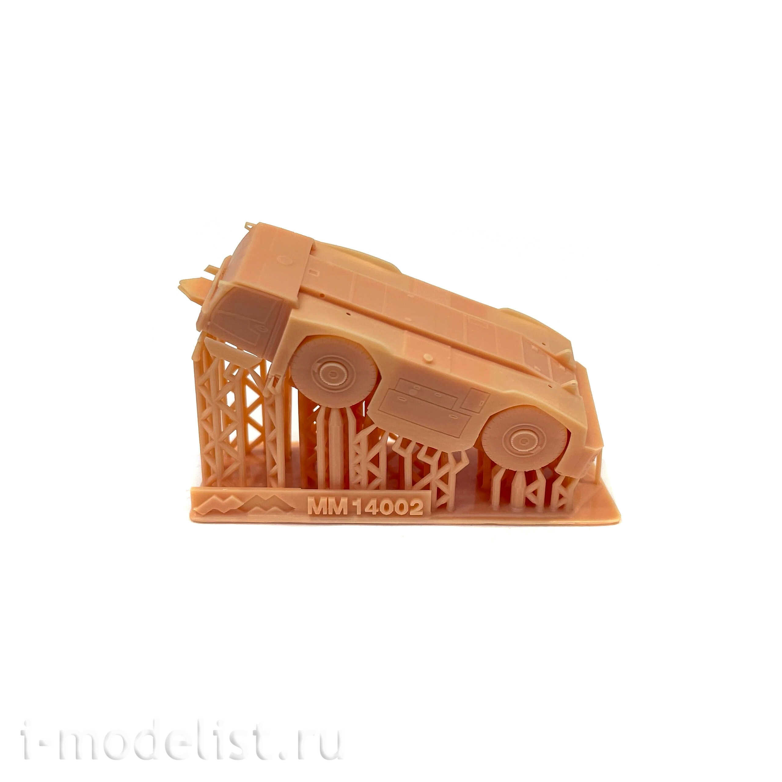 MM14002 My Model 1/144 Airfield Tractor F-396 (assembled model)