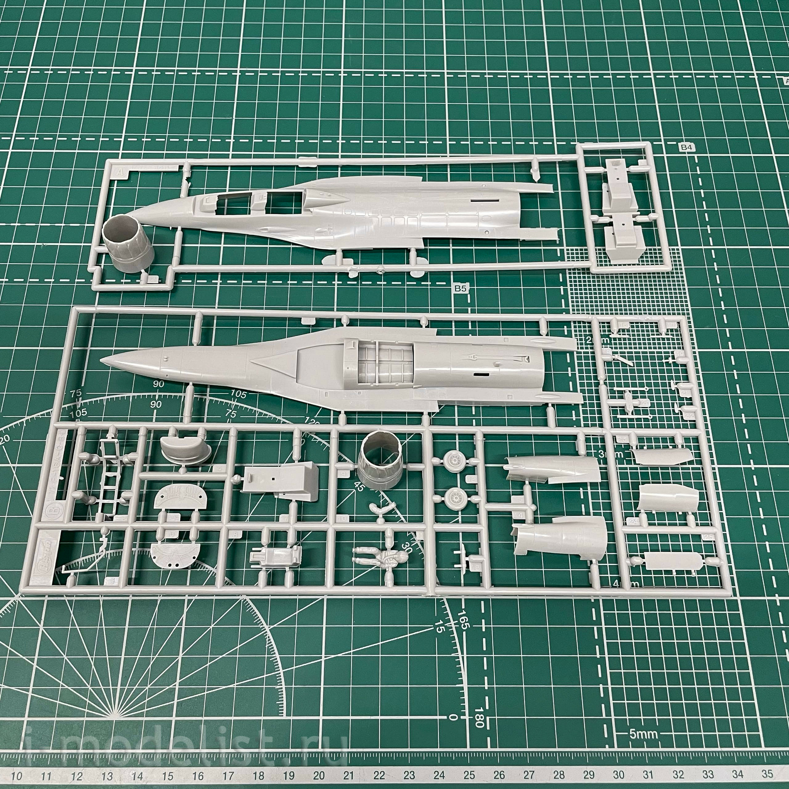 01564 Hasegawa 1/72 F-16I Fighting Falcon Israeli Air Force