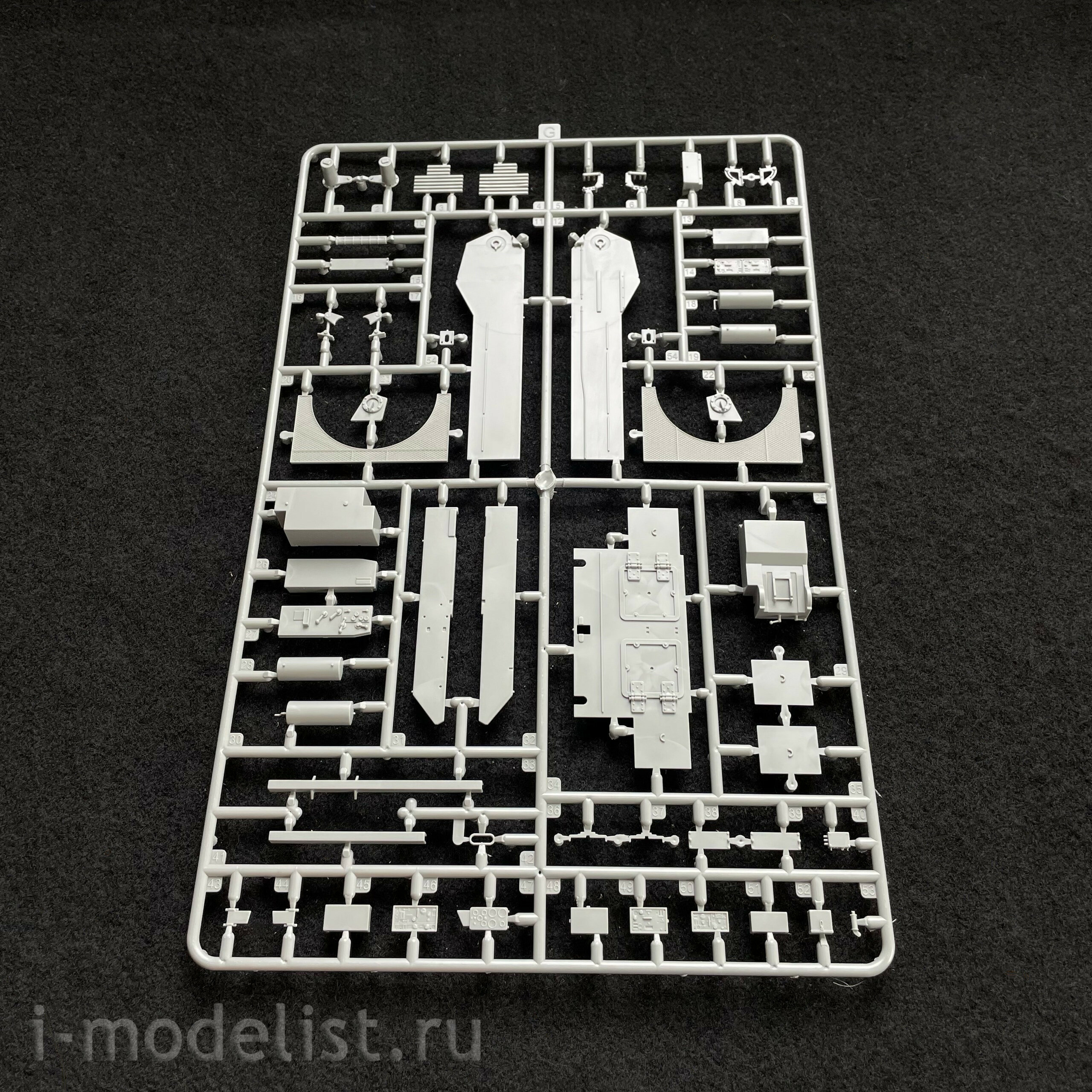 35A051 Amusing Hobby 1/35 Tiger P Tank (003)