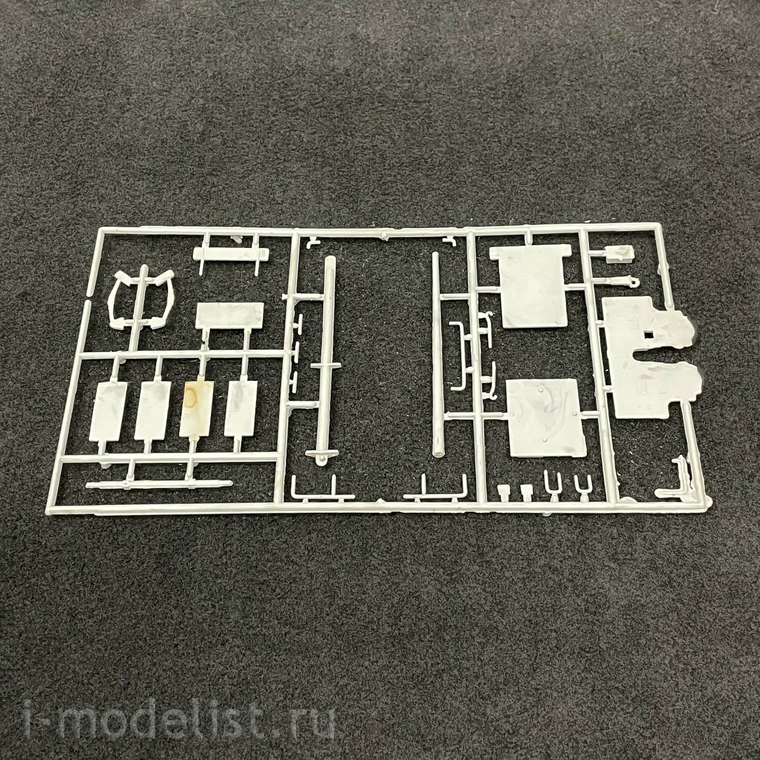 35009 Maket 1/35 Light gun front