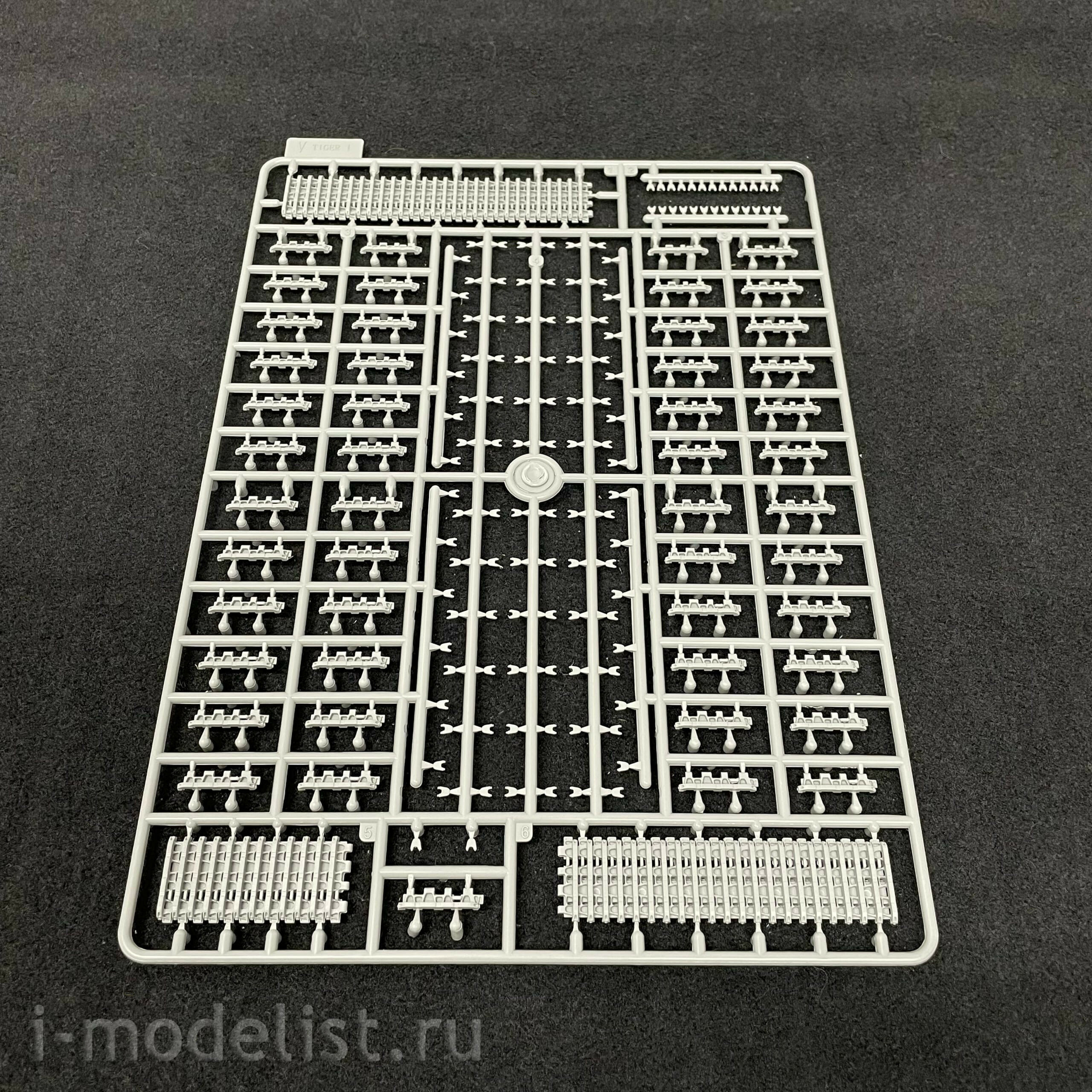 BT-014 Border Model 1/35 Tiger I Tank Initial Production