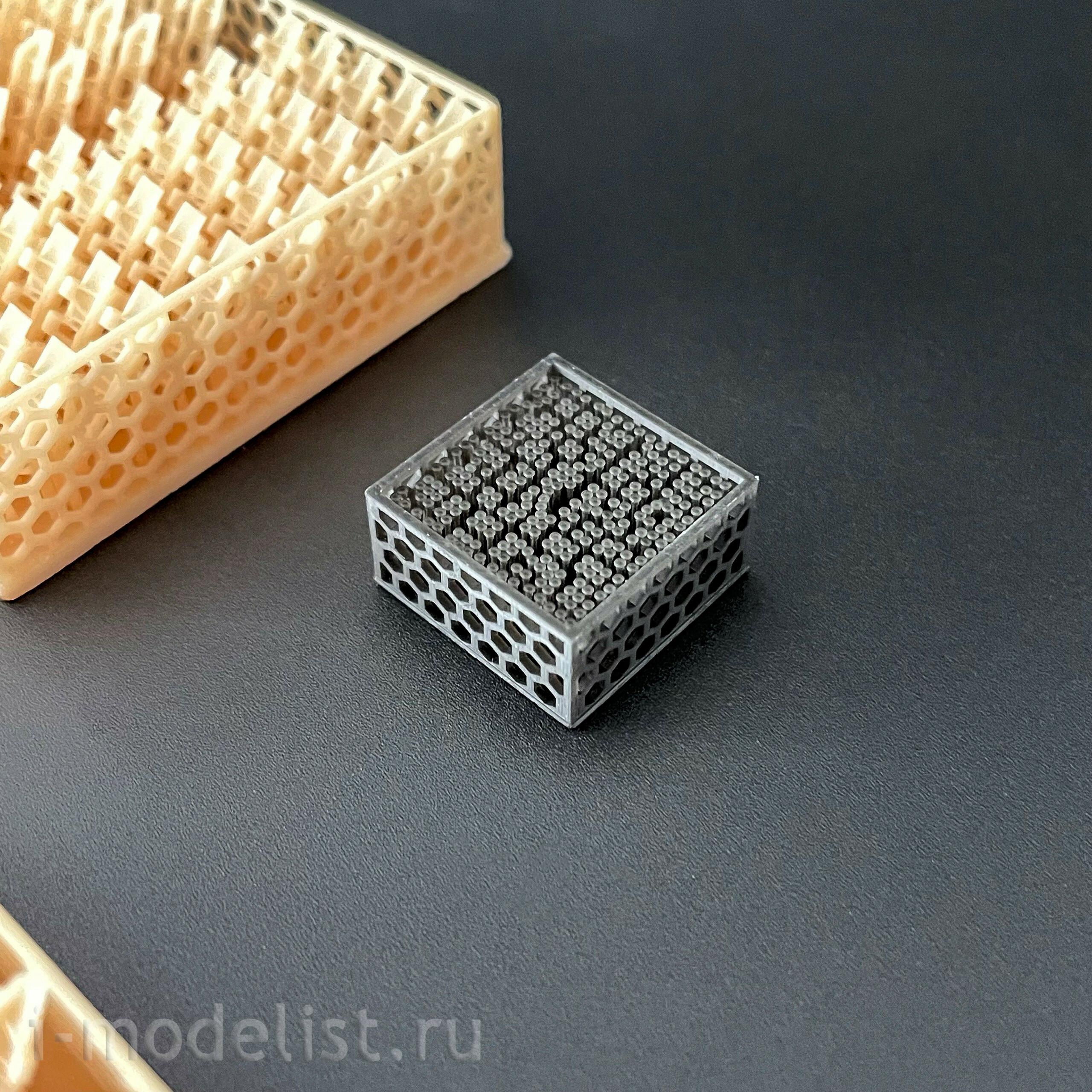 EL35018 GE Models 1/35 Наборные траки для поздних Pz III/IV, Ostketten