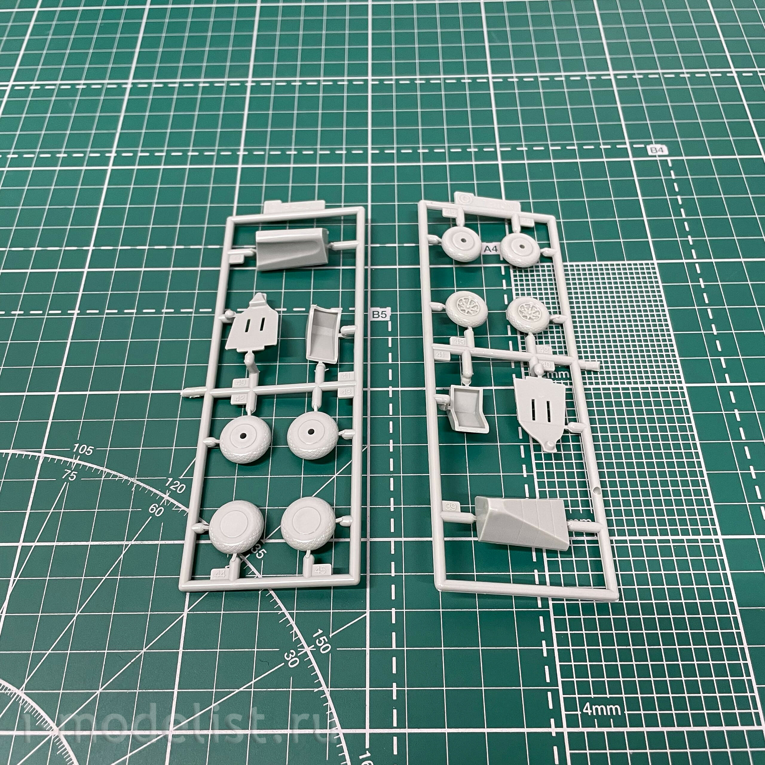 12341 Academy 1/48 USAAF P-40N 