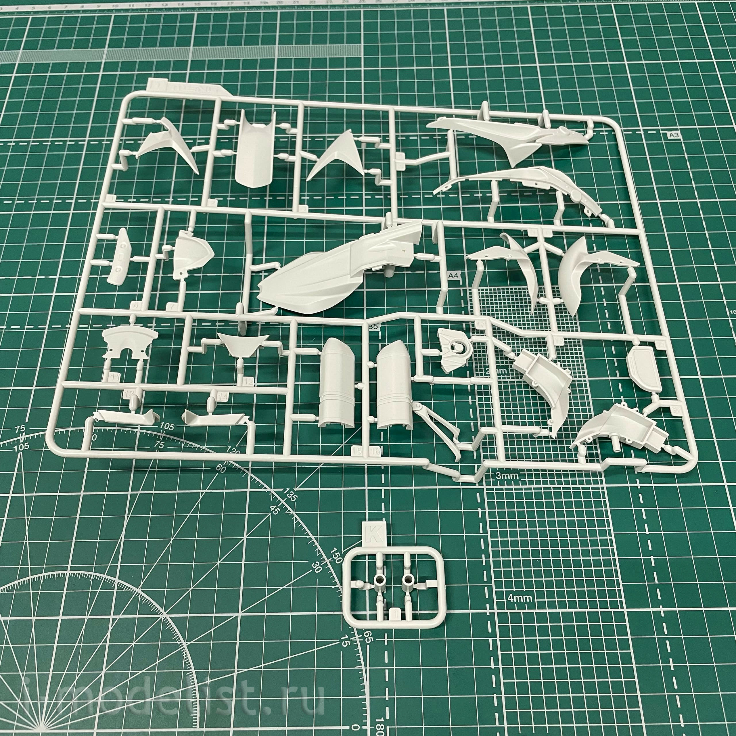 MT-004 Meng 1/9 BMW HP4 Race Motorcycle