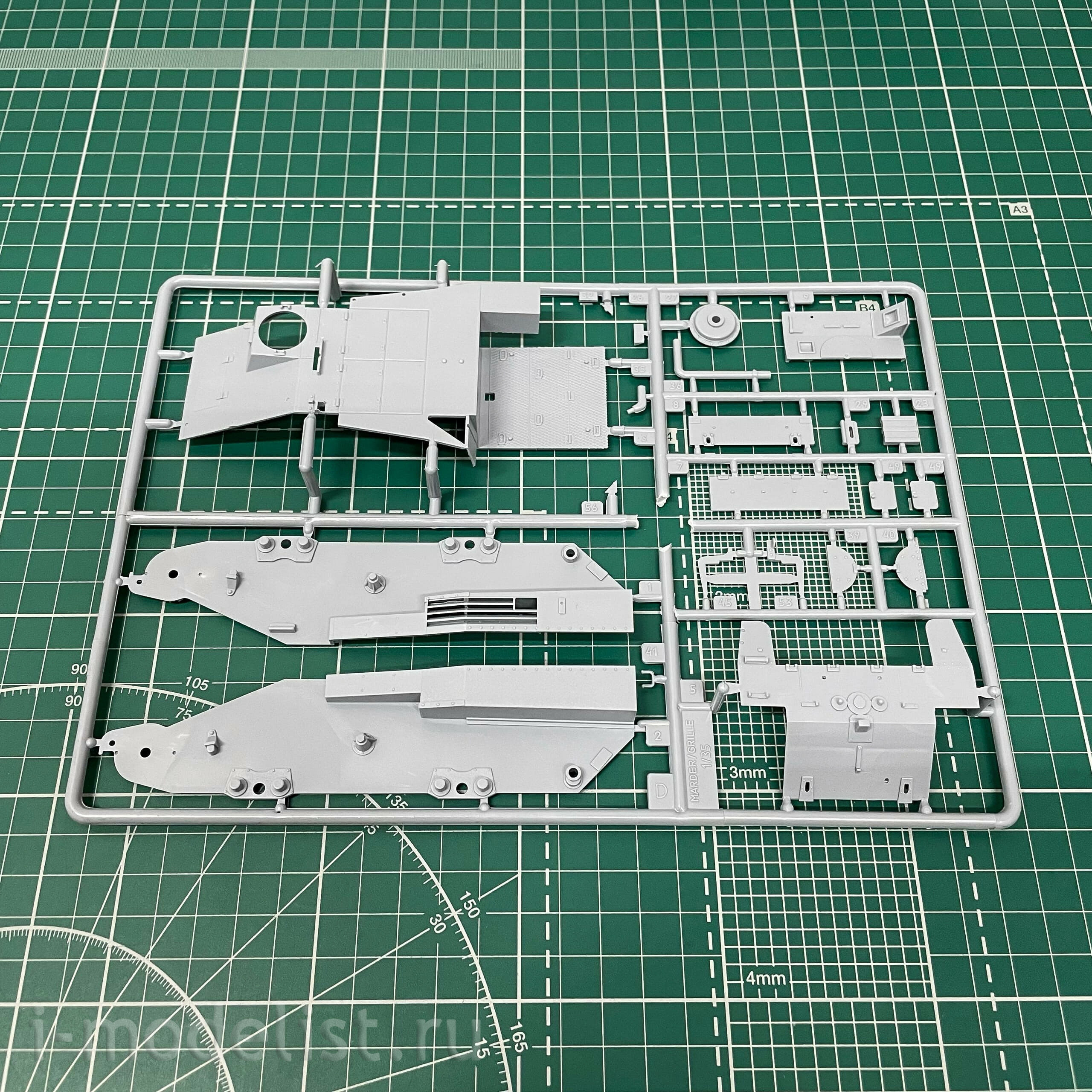 303522 Modeler 1/35 German self-propelled gun Grill