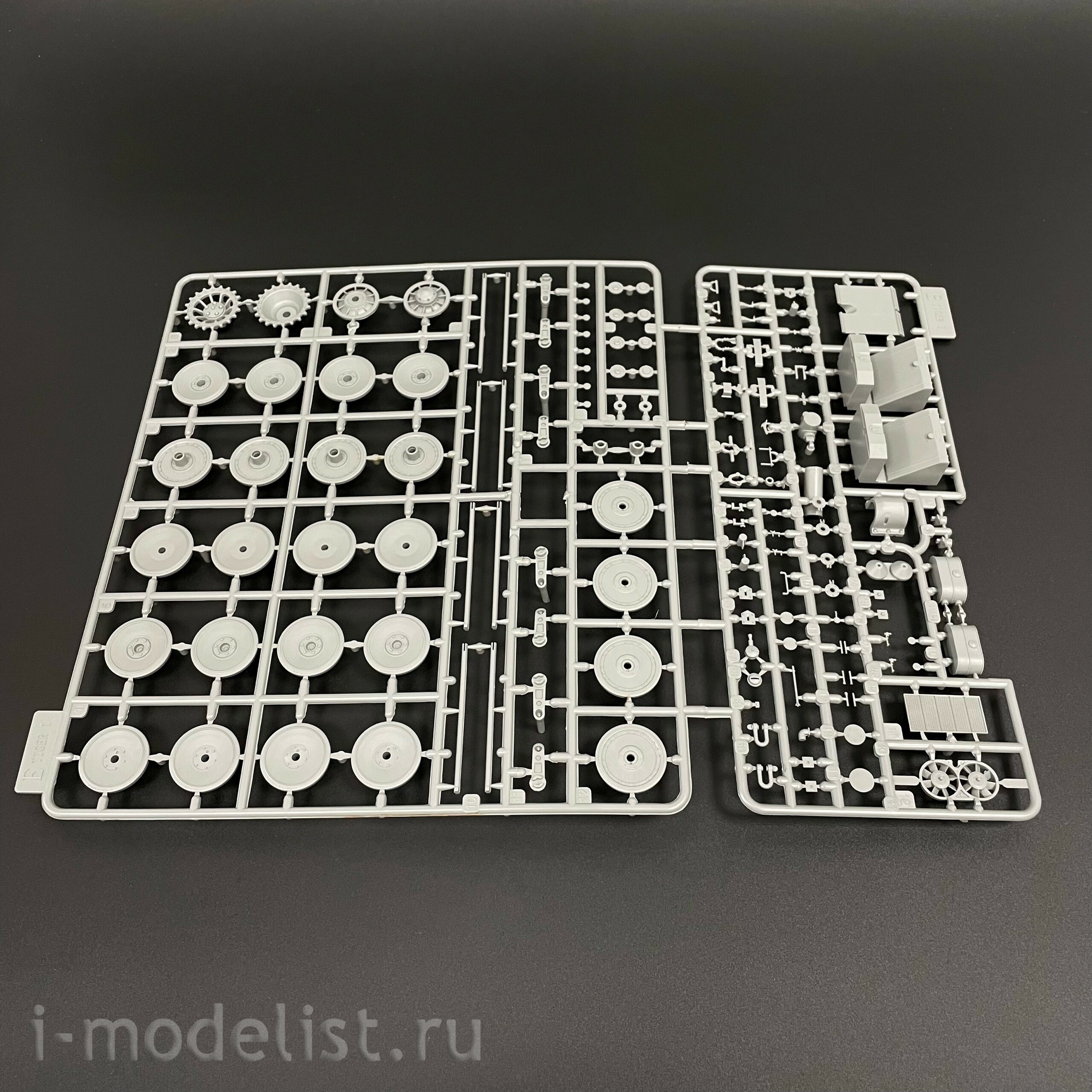 BT-034 Border Model 1/35 German Tiger I Tank (early) 
