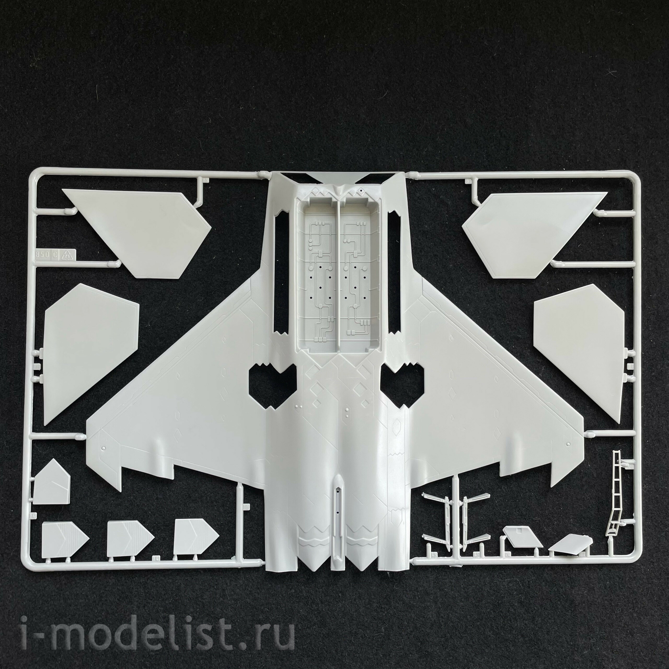0850 Italeri 1/48 Aircraft F-22 Raptor