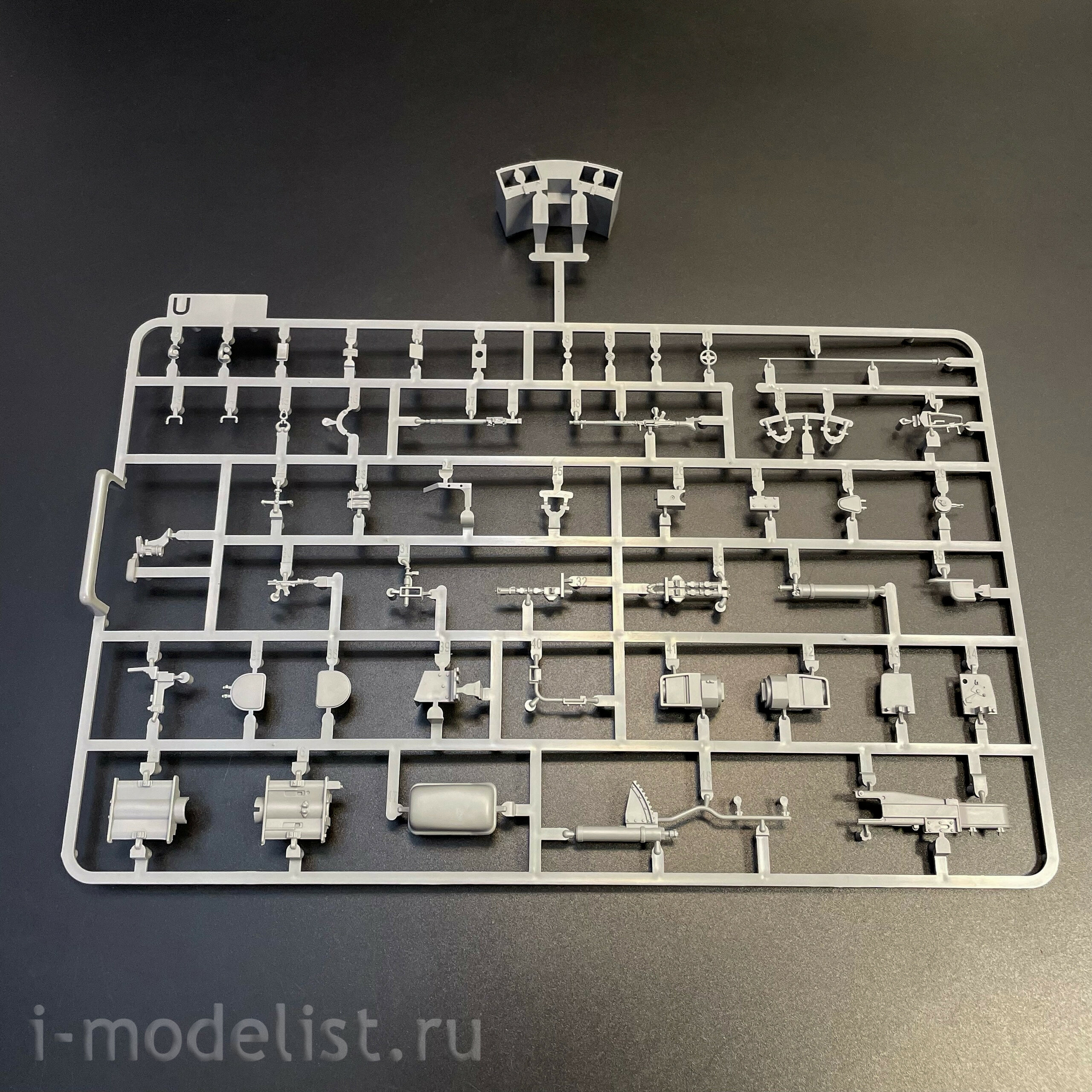 2196 Takom 1/35 Notмецкий тяжёлый танк Sd.Kfz.181 Pz.Kpfw.VI Ausf.E - Tiger I ранний