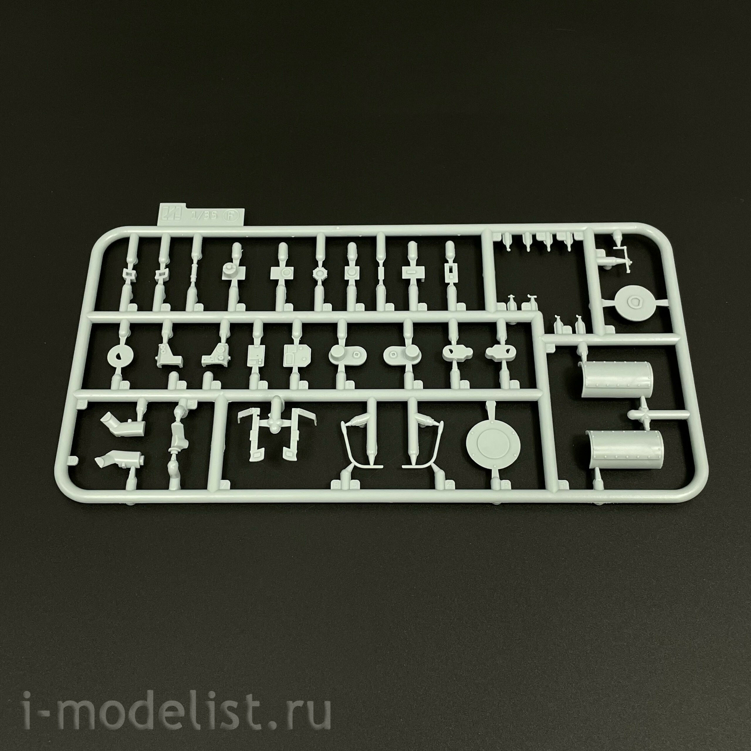 ZM53001 Zimi Model 1/35 40-мм четырехствольная зенитная установка Bofors ВМС США