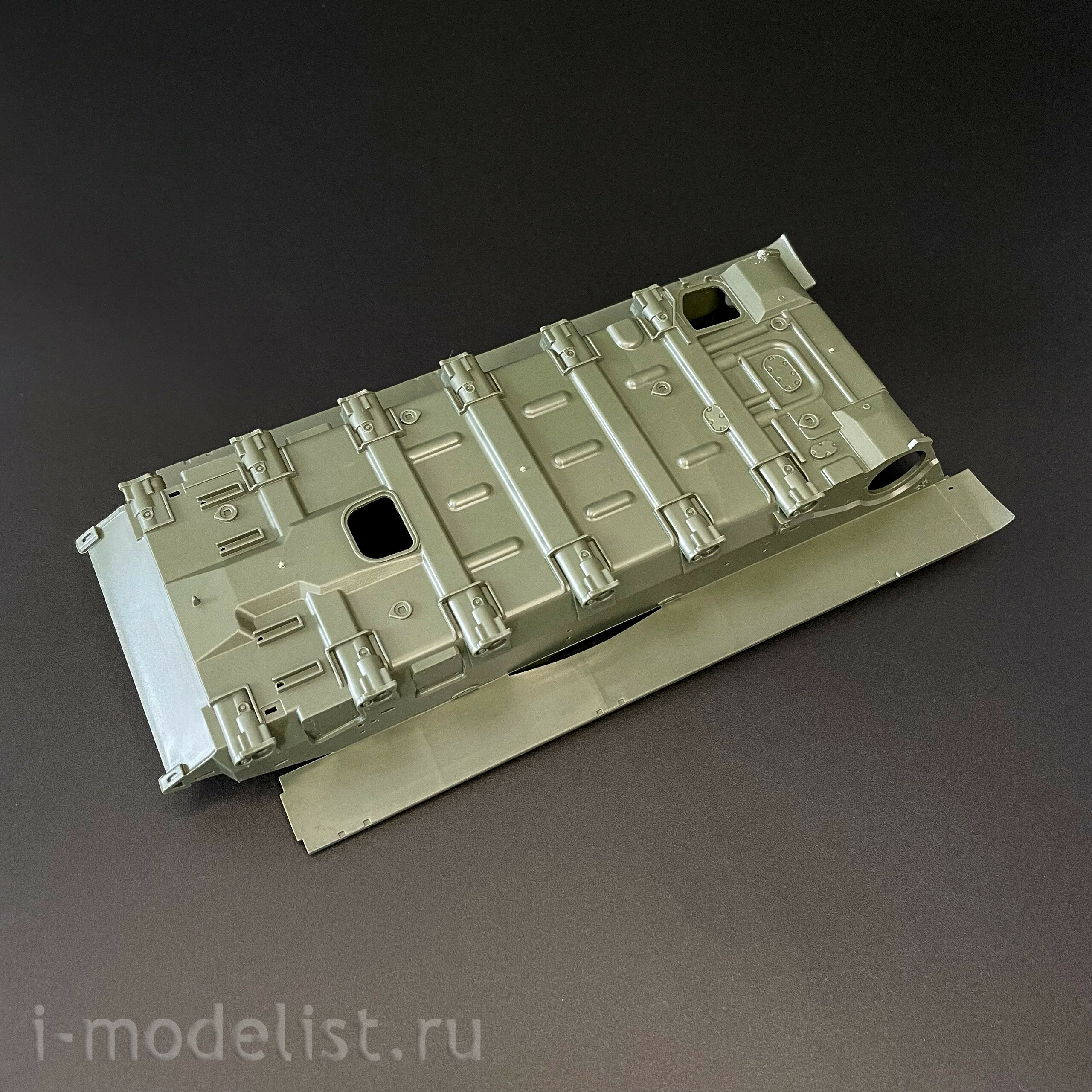 35A056 Amusing Hobby 1/35 Russian T-90AK command tank with PTK (under license from UVZ)