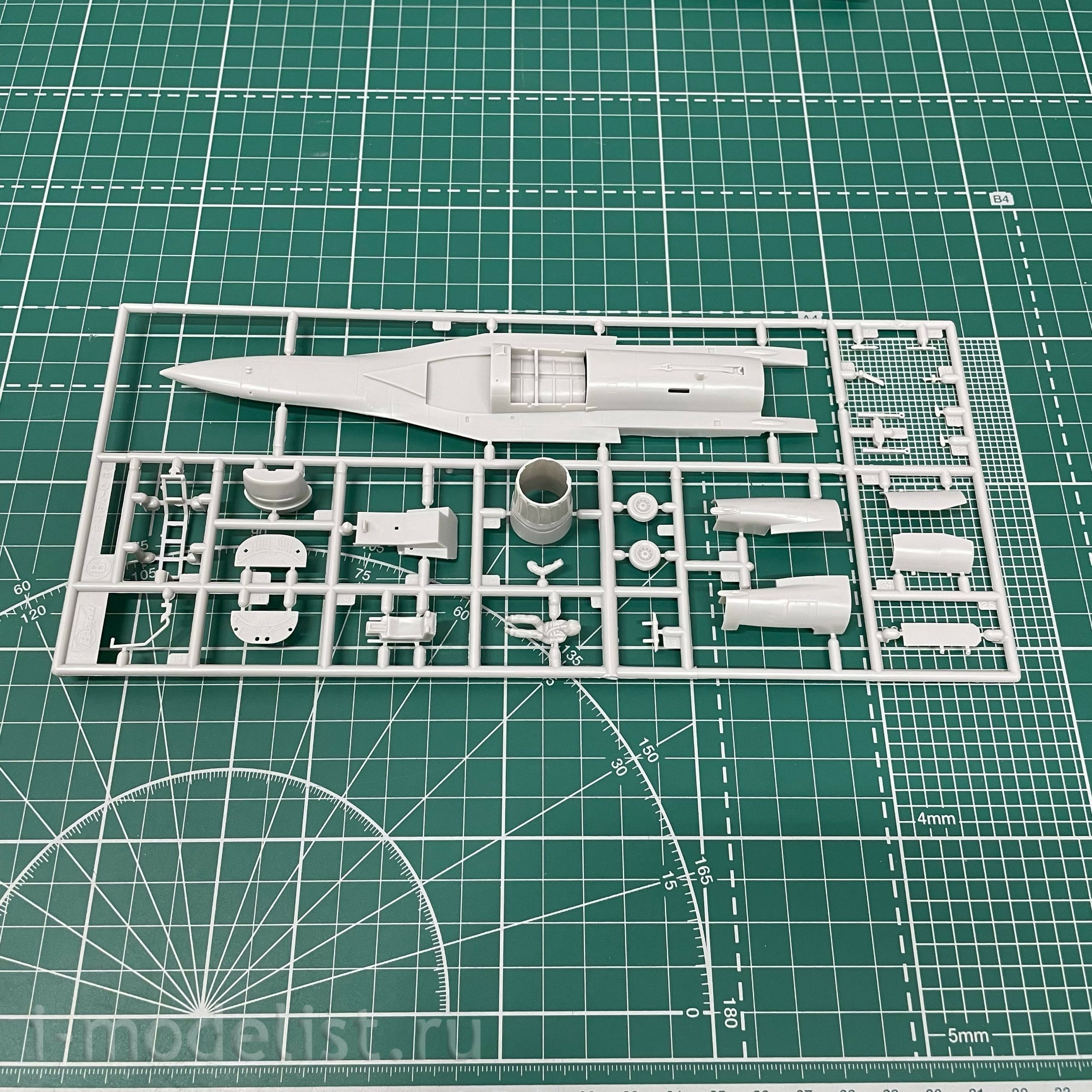 01980 Hasegawa 1/72 General-Dynamics F-16A ADF Fighting Falcon 
