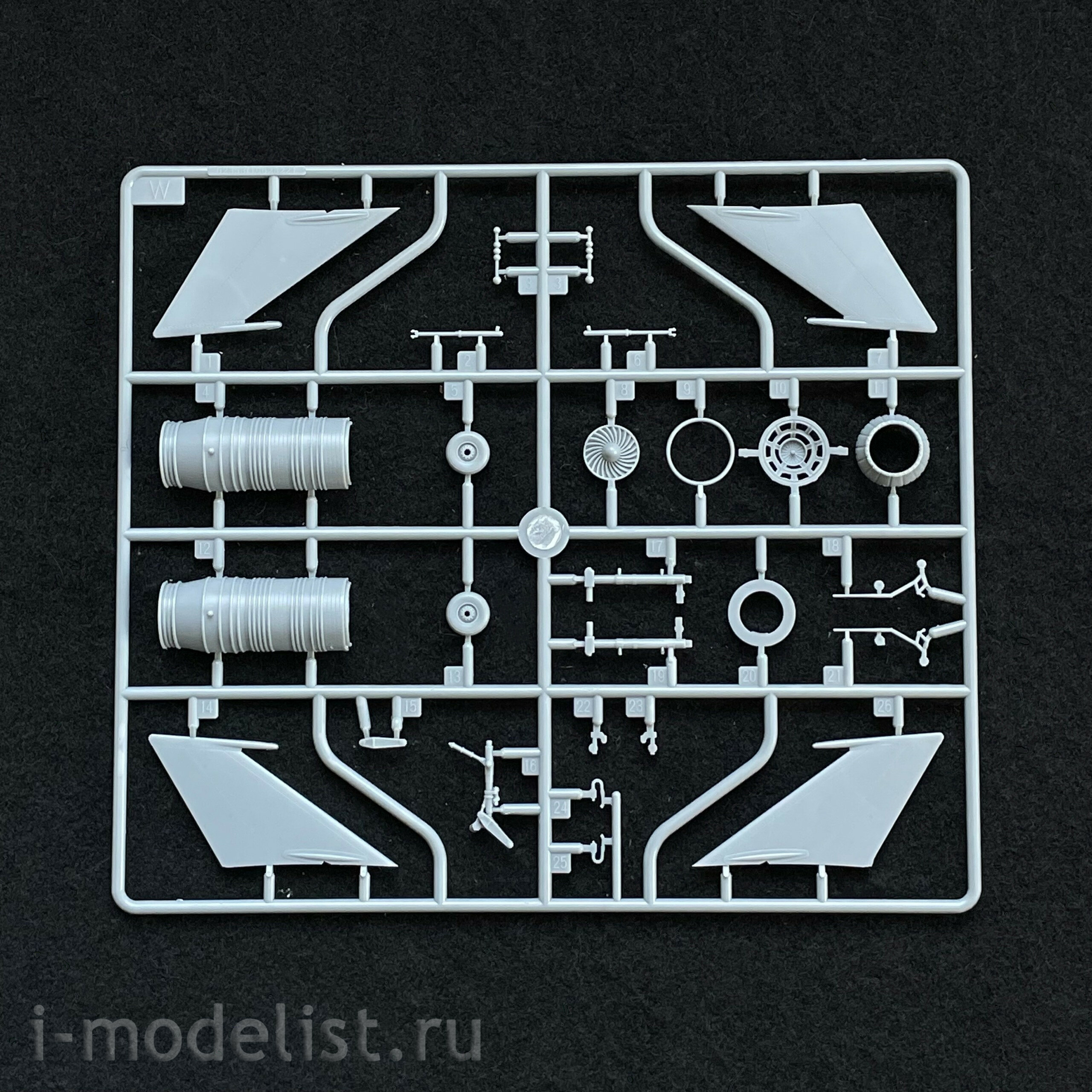 02824 Trumpeter 1/48 Training fighter of the PLA Air Force