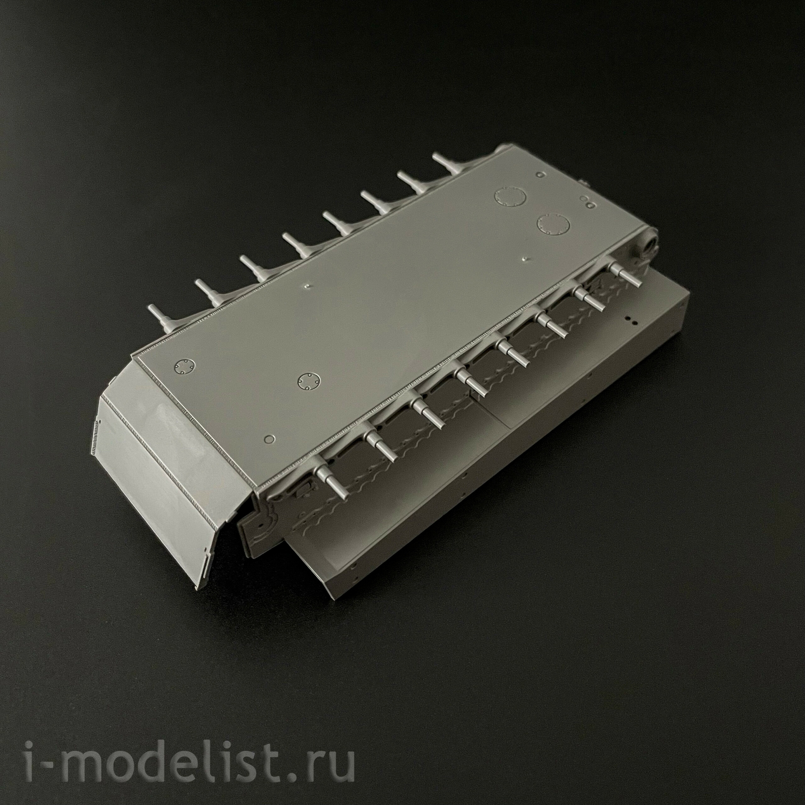 004 UZvezda 1/48 Early production Tiger I tank with full interior 