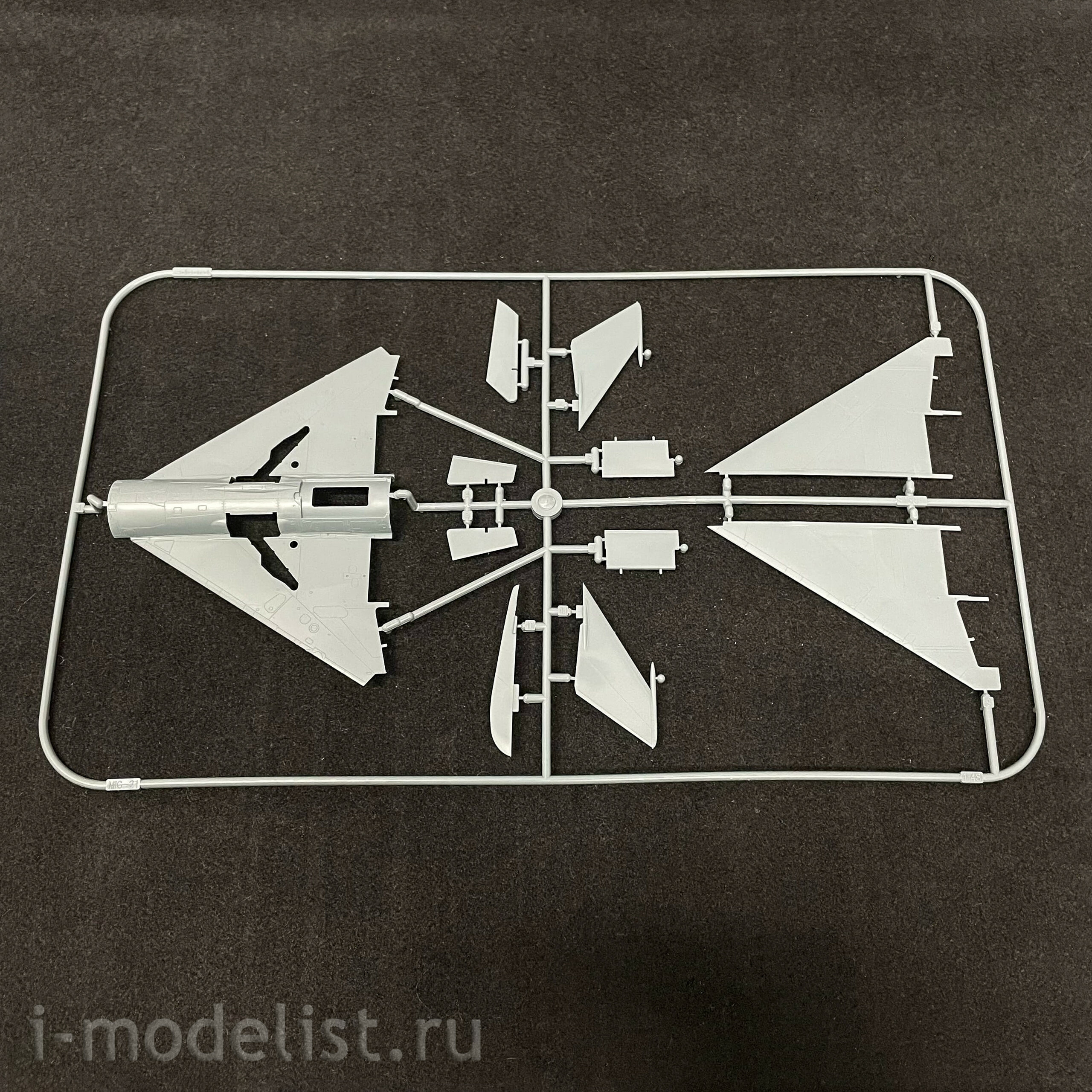 AK148003 AK Interactive 1/48 M-21 PFM Fighter
