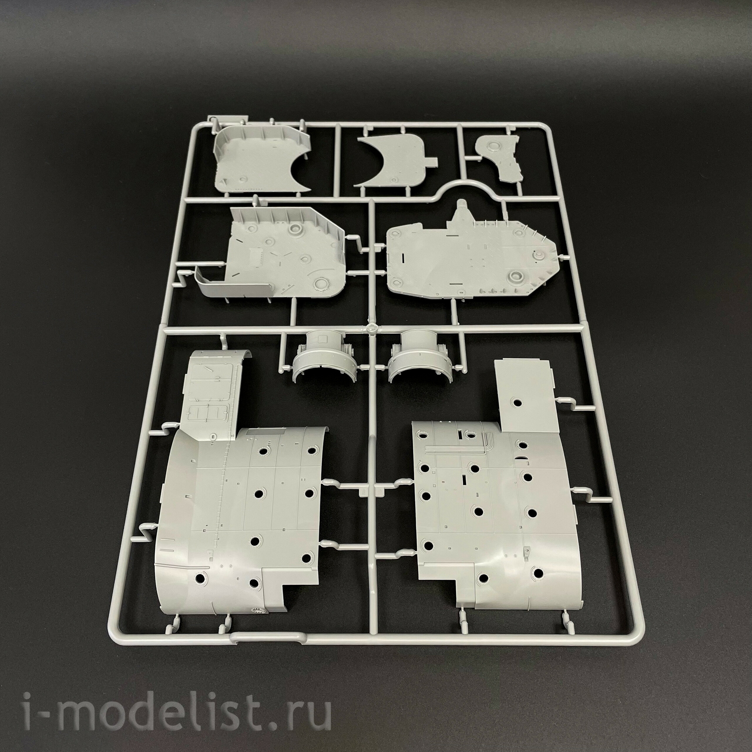 5023 Takom 1/72 Japanese aircraft carrier Akagi (upper part of the flight deck)