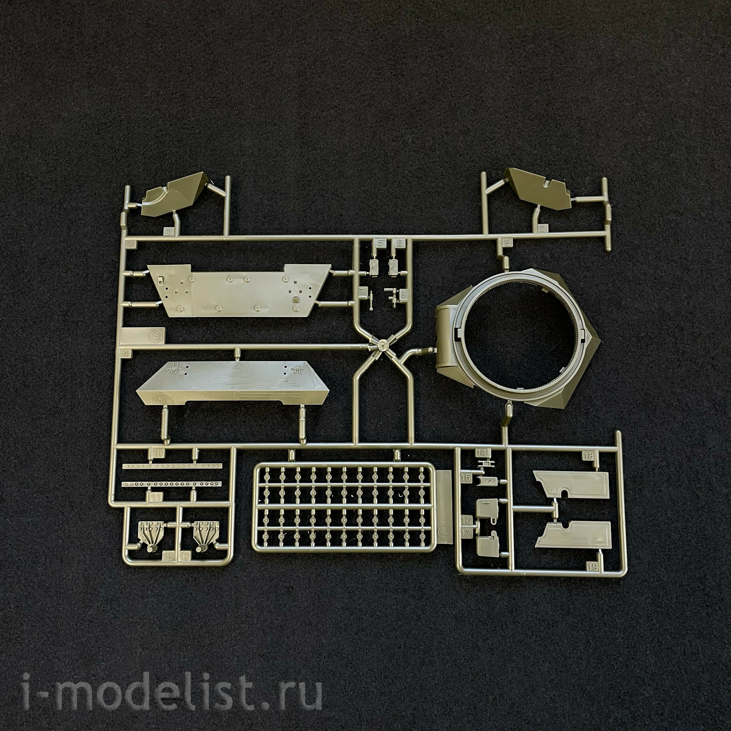 13521 Academy 1/35 M10 tank destroyer of the USSR Lend Lease