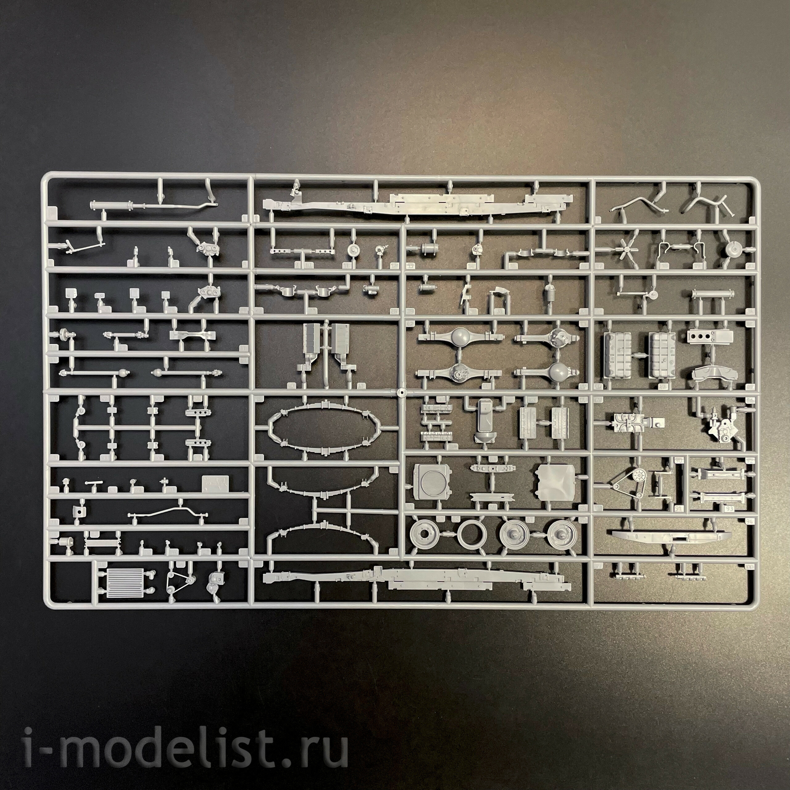 3707 Zvezda 1/35 Soviet GAZ-66 truck