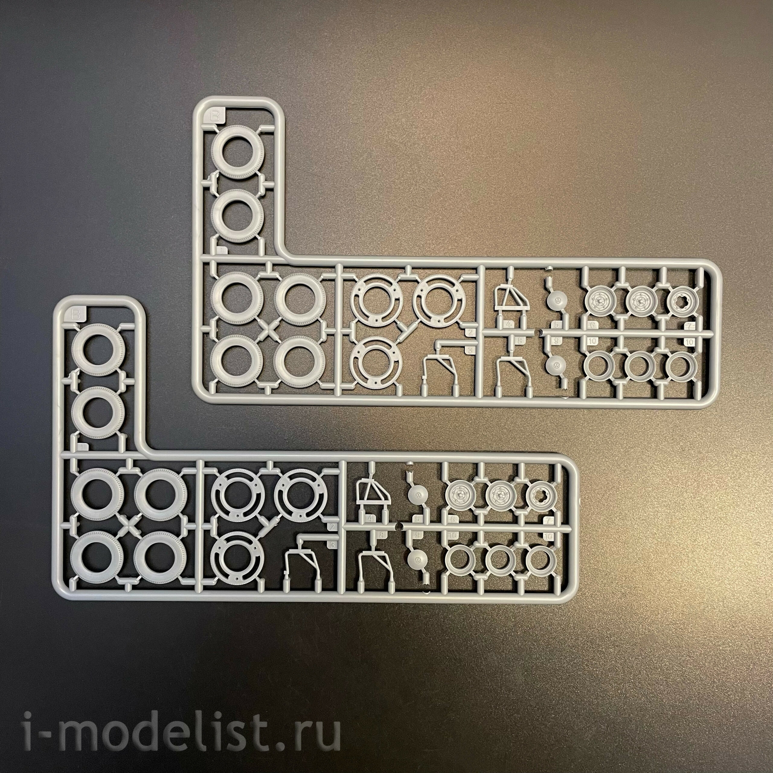 AK35023 AK Interactive 1/35 Фургон T2 1967 года общественное обслуживание