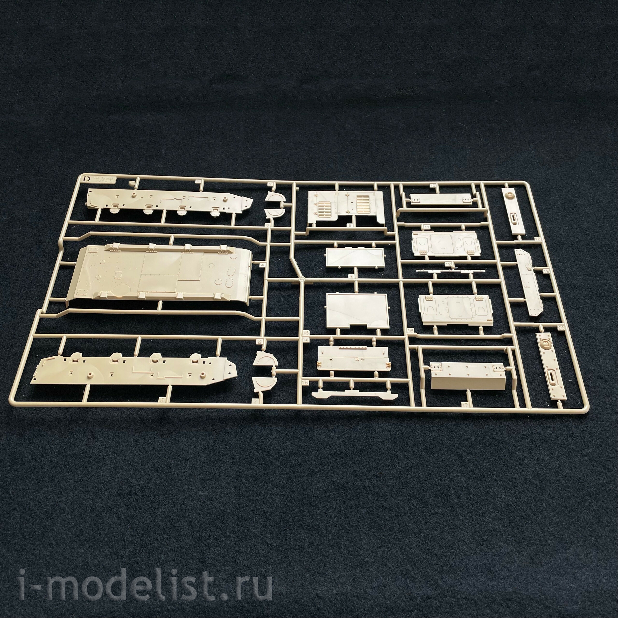 13516 Academy 1/35 Tank German Panzer IV Ausf. H. 