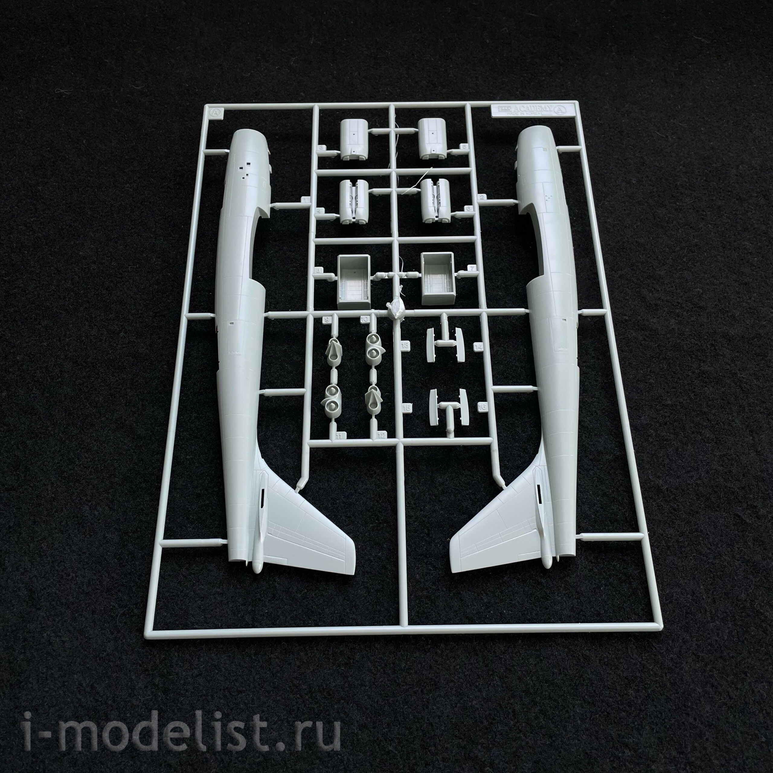 12618 Academy 1/144 scales Plane USAF Boeing B-47