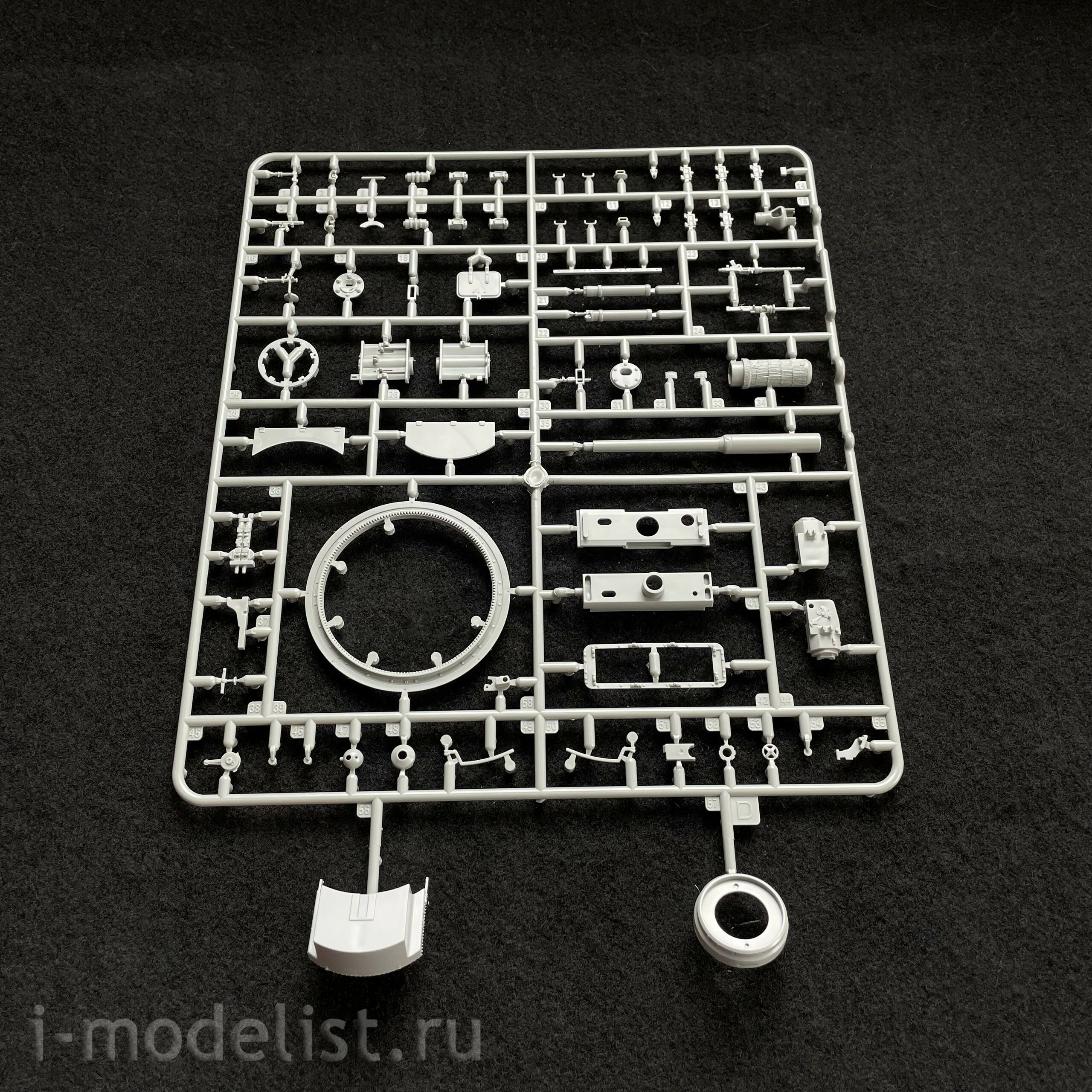 35A051 Amusing Hobby 1/35 Tiger P Tank (003)