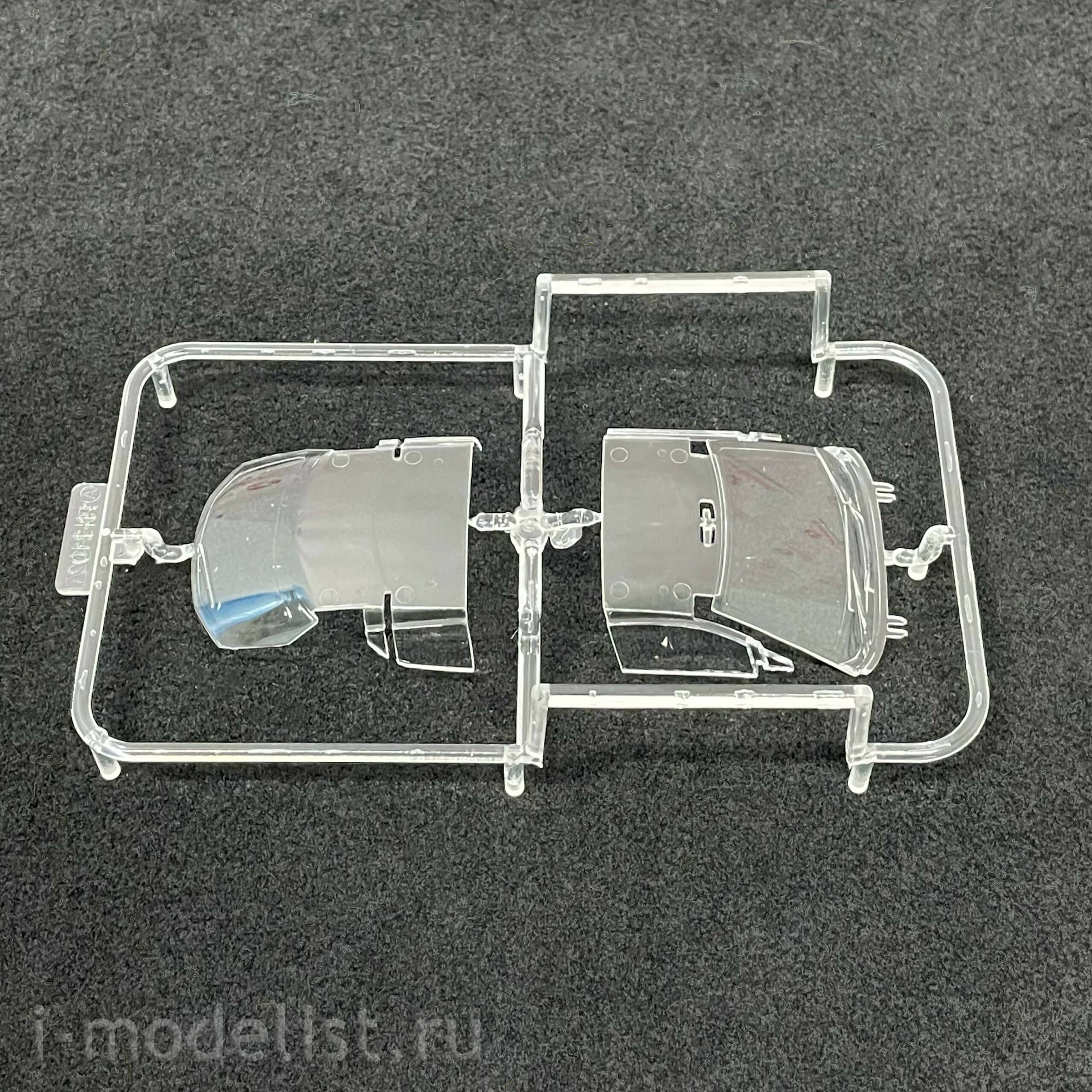 05634 Aoshima 1/32 Toyota C-HR Car - White Pearl Crystal Shine