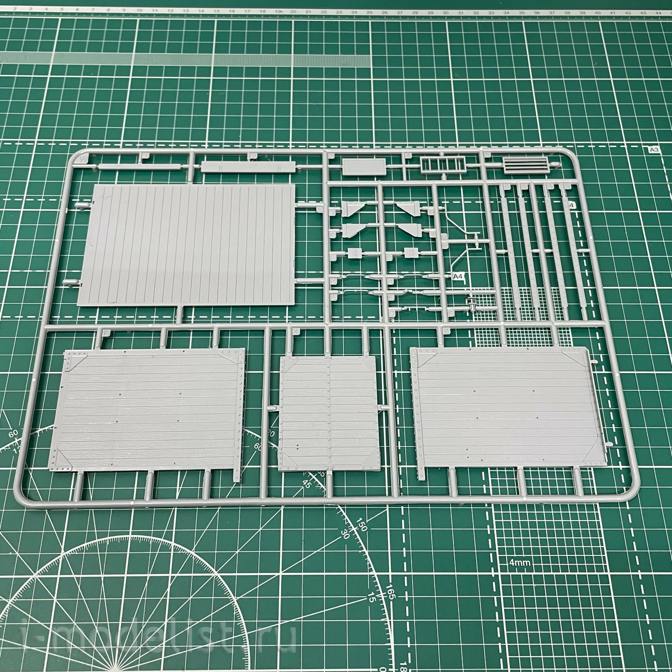 35A01-RCSP Sabre Model 1/35 German railway covered wagon G10 (6 in 1) 