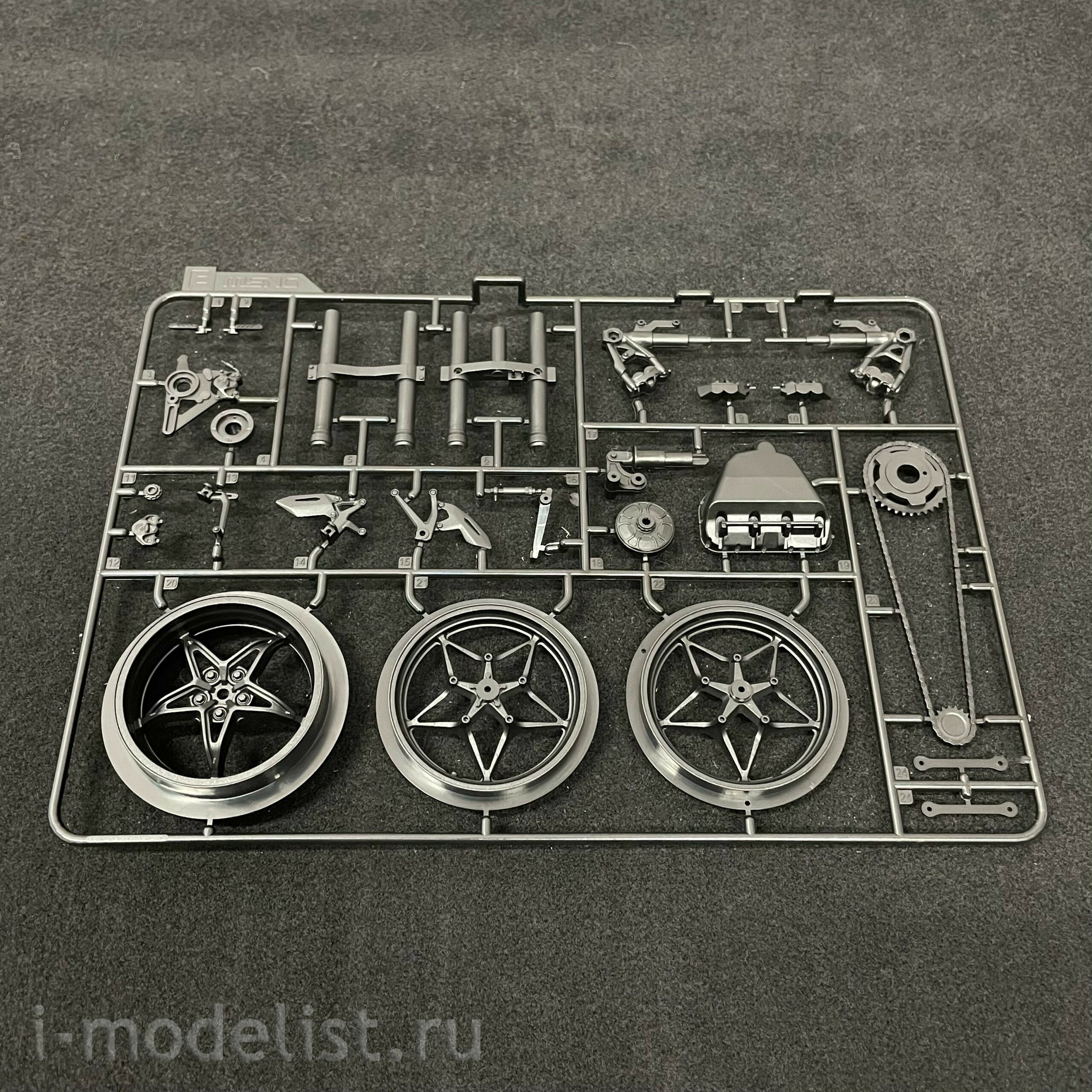 MT-001 Meng 1/9 Kawasaki Ninja H2R