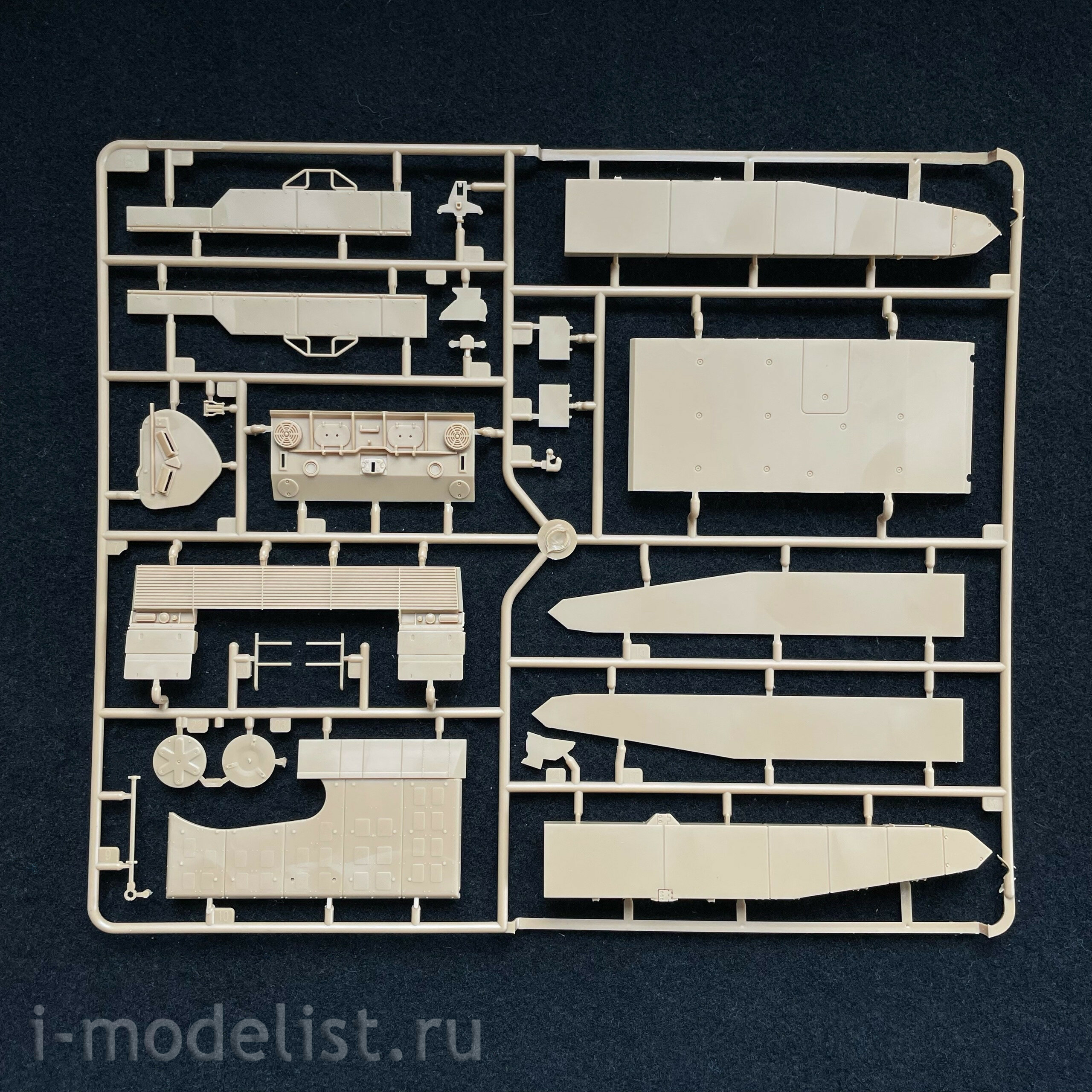 84570 HobbyBoss 1/35 German bridge laying machine IGUANA PSB-2-14(m)
