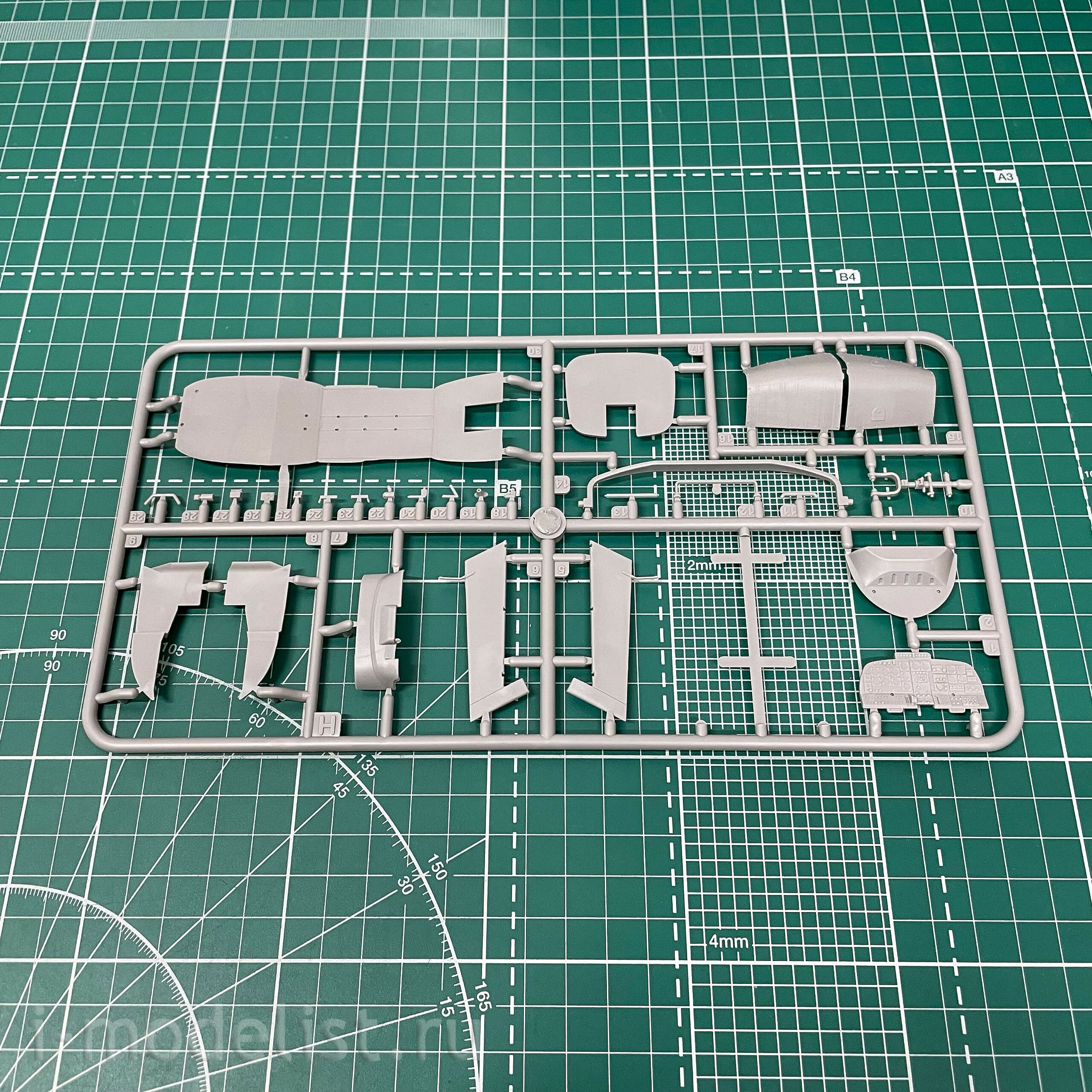 628 Roden 1/32 Aircraft Reims FTB337G LYNX 