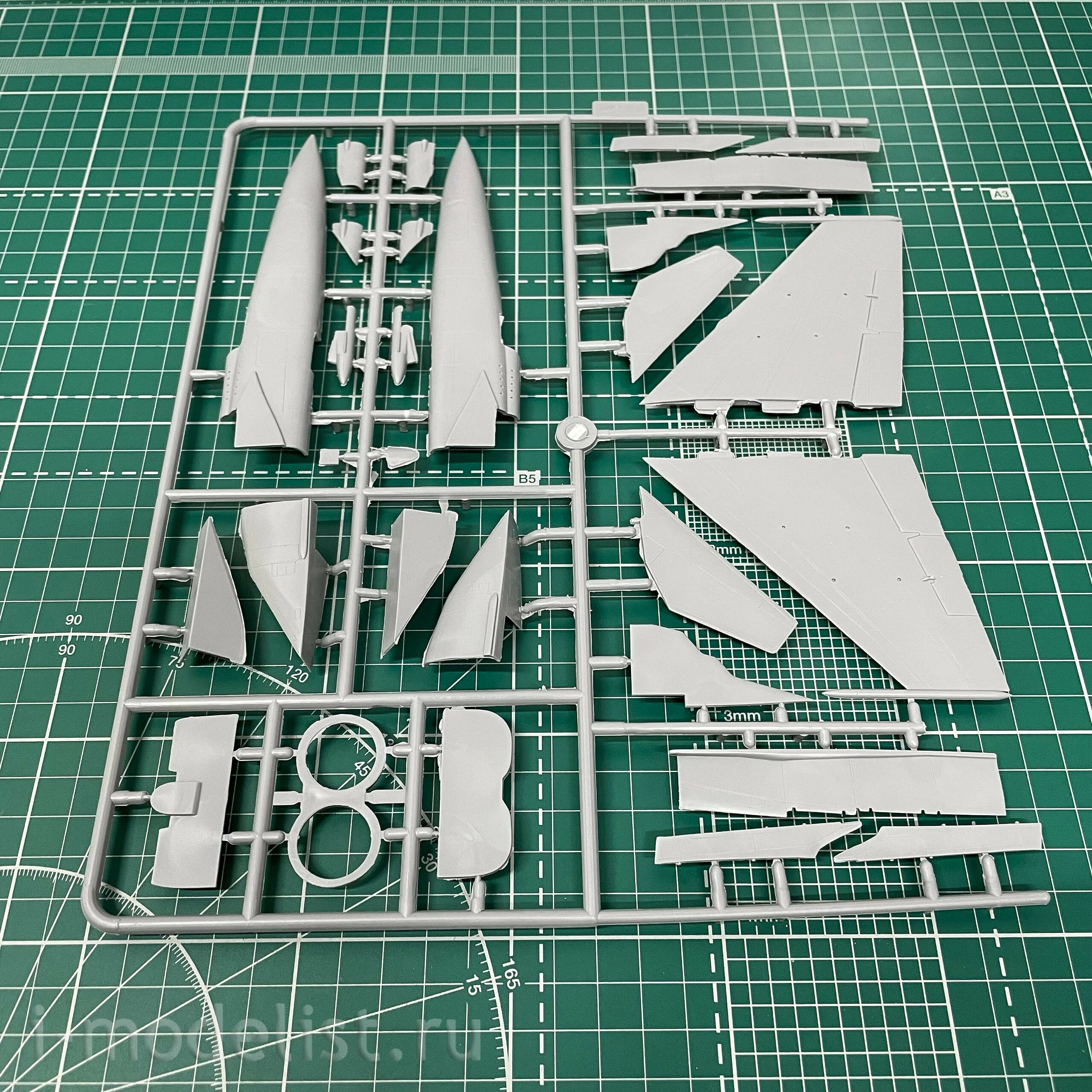 207244 Modeler 1/72 Soviet supersonic fighter OKB Mikoyan and Gurevich-25PD