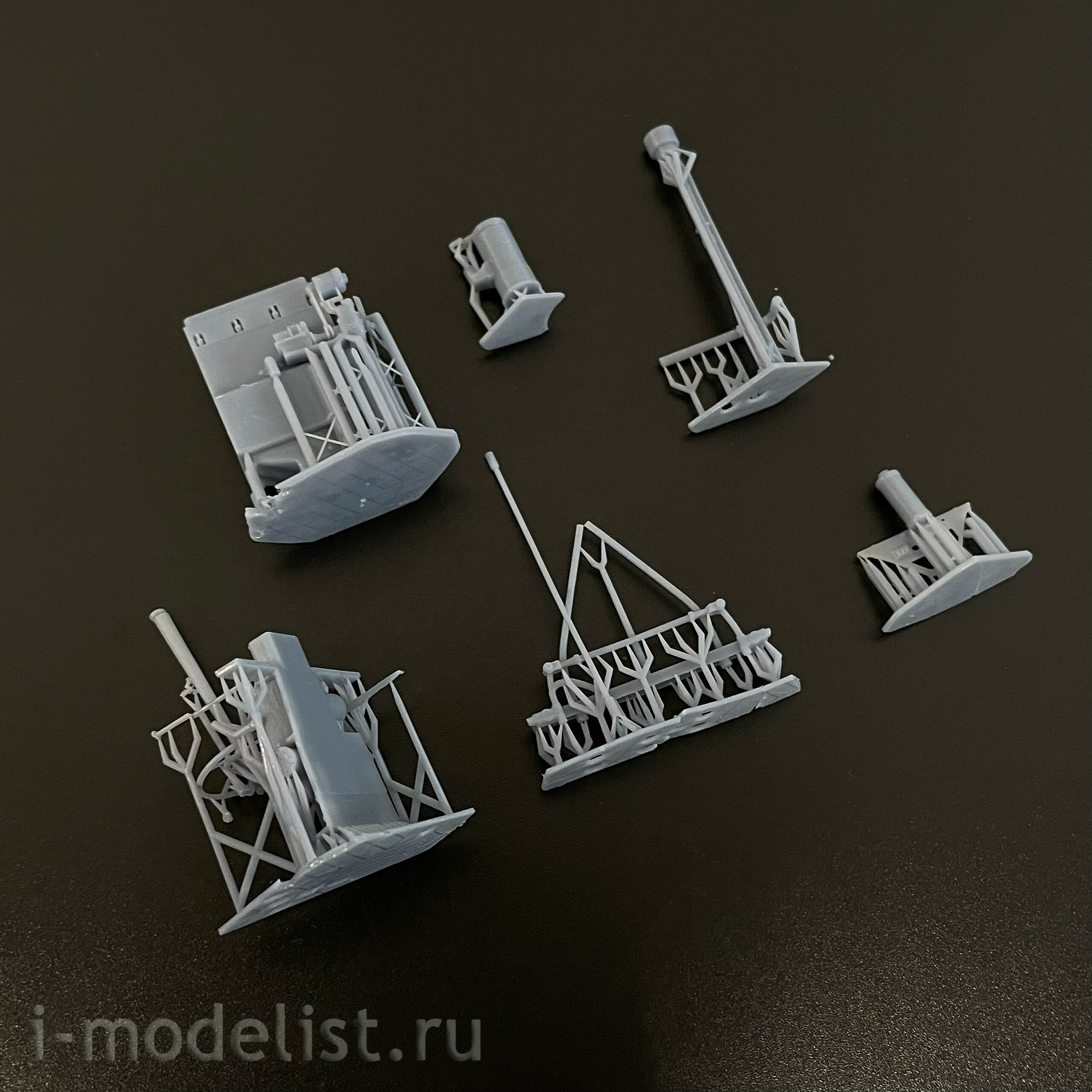DMS-35277 ДМС 1/35 Советский болfromный трактор СХТЗ-15/30 Инсторф