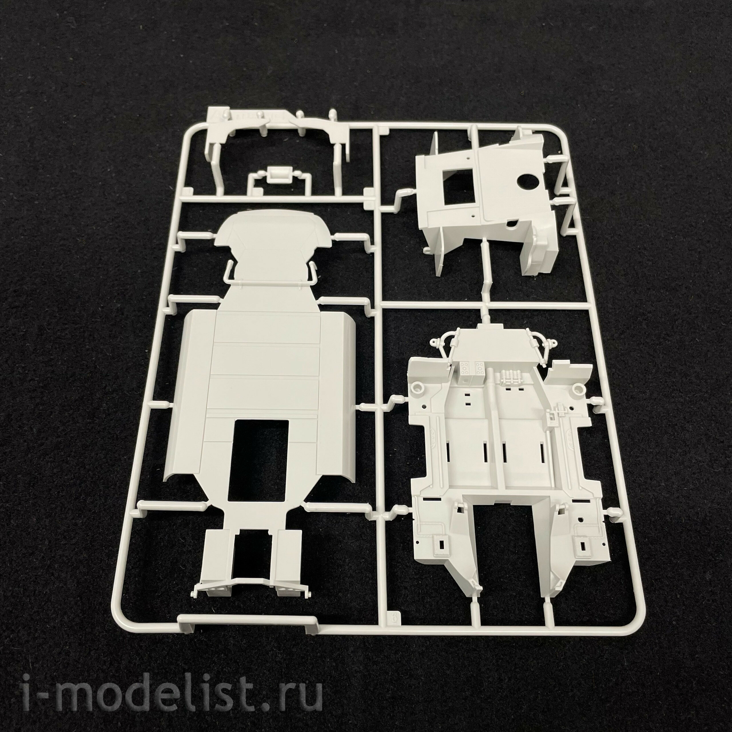 CS-004 Meng 1/24 Ford GT40 Mk car.II ’66