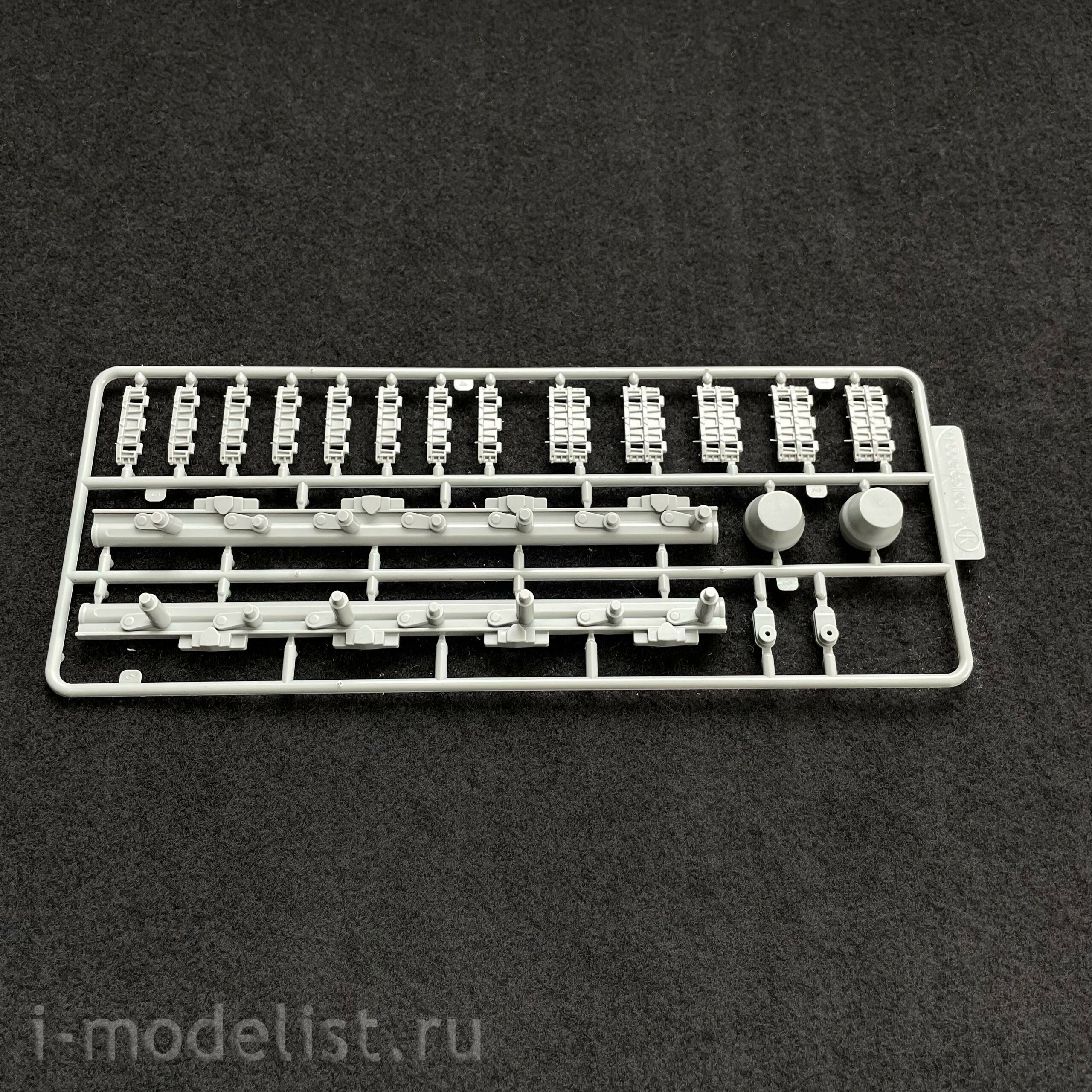 UA35010 Modelcollect 1/35 German tank E60 ausf.D - 2MV with late - type side armor