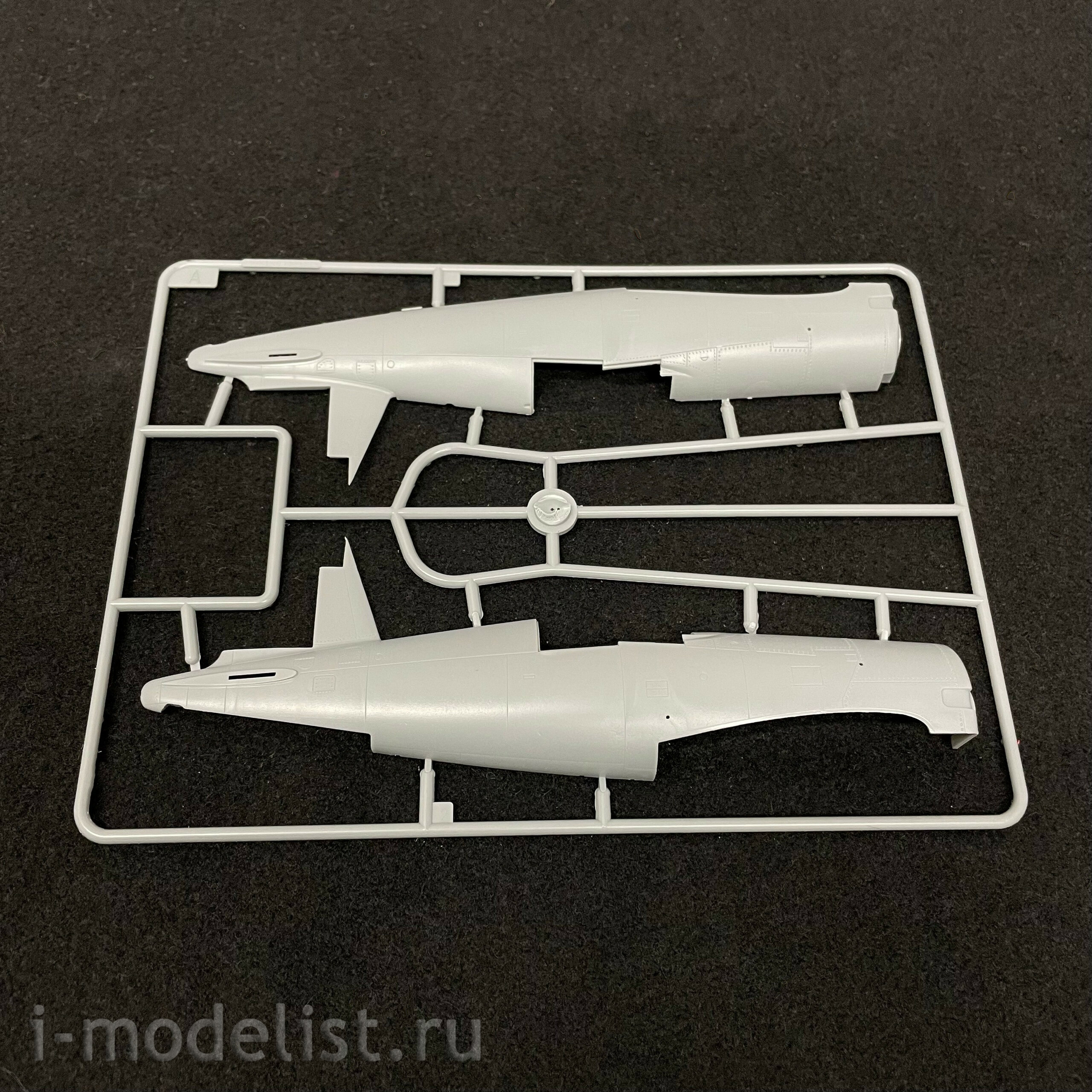 80387 HobbyBoss 1/48 F4U-4 Corsair aircraft (Later version)