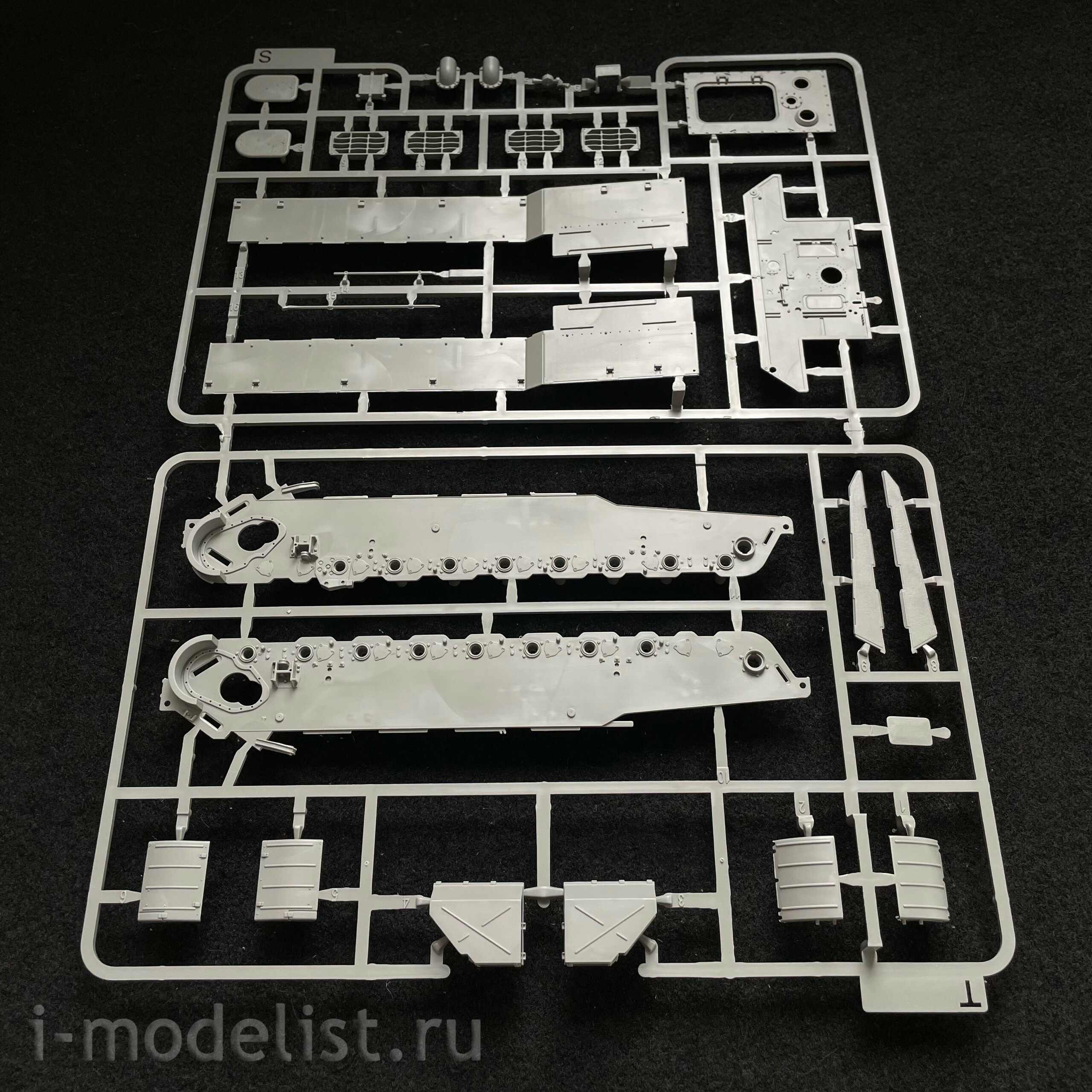2174 Takom 1/35 German Medium Tank Pz.Kpfw.V Sd.Kfz. 171 Panther Ausf. A (early)