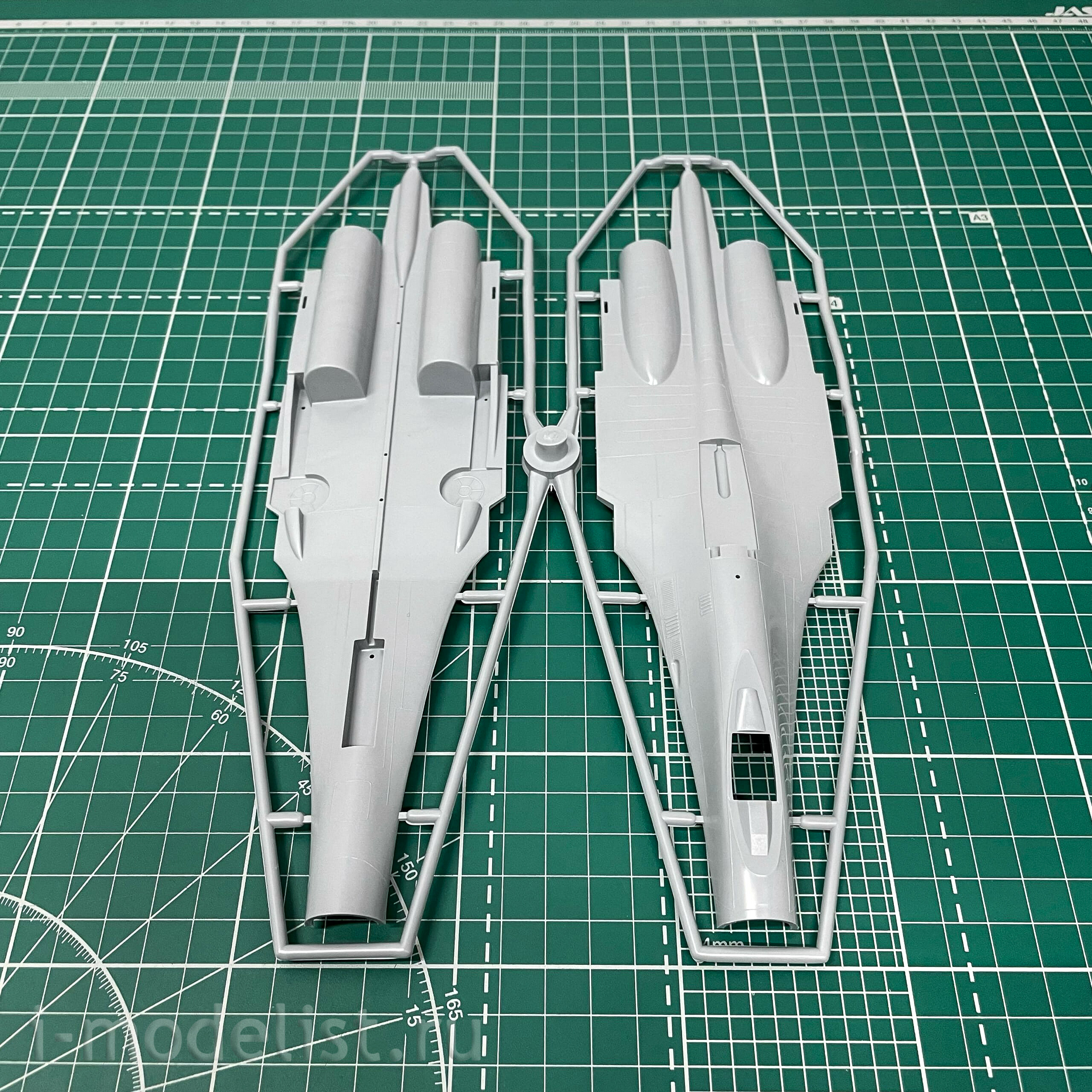 7206П Zvezda 1/72 Подарочный набор: Советский истребитель завоевания превосходства в воздухе Су-27