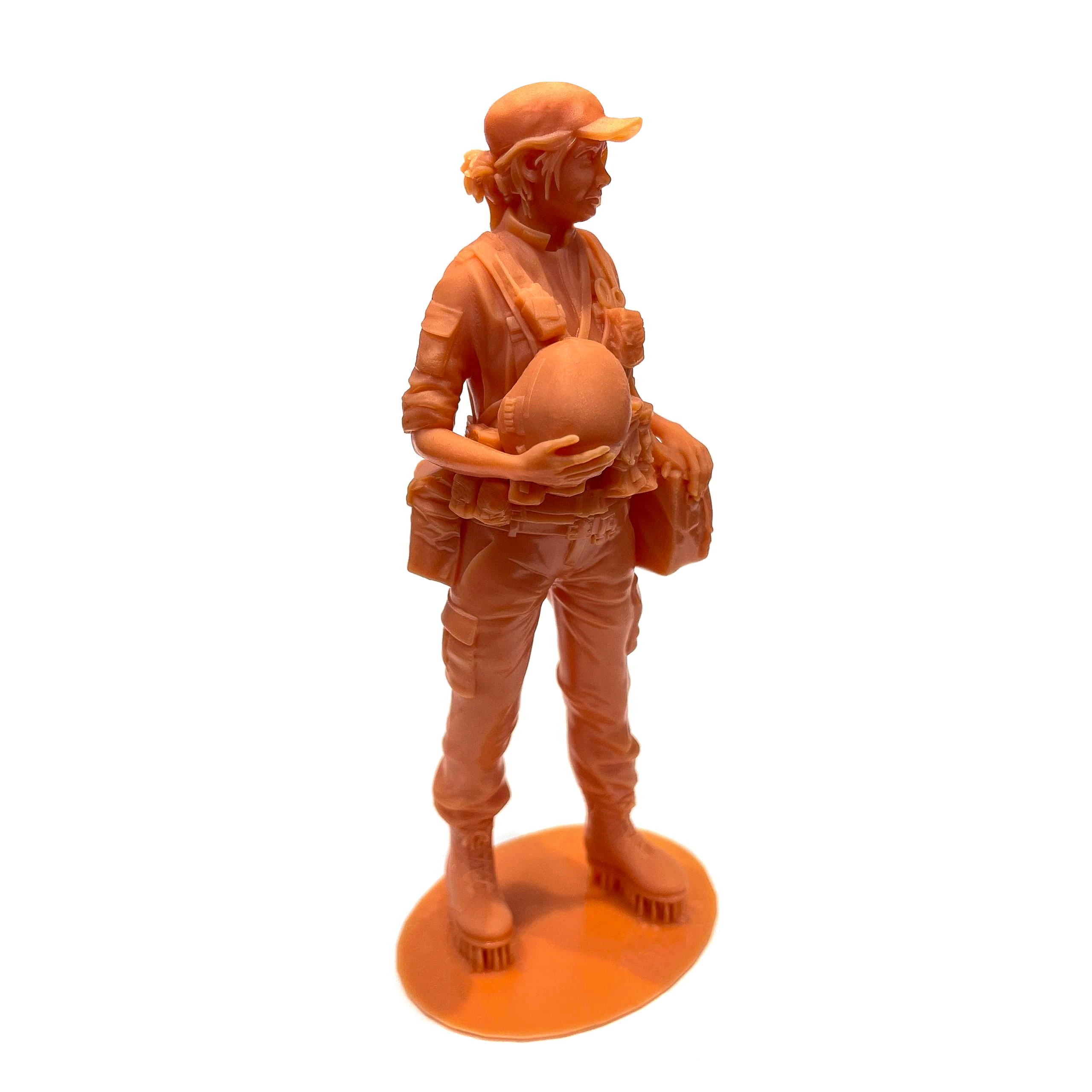 DVC35023 DVC 1/35 Medic of the Russian troops