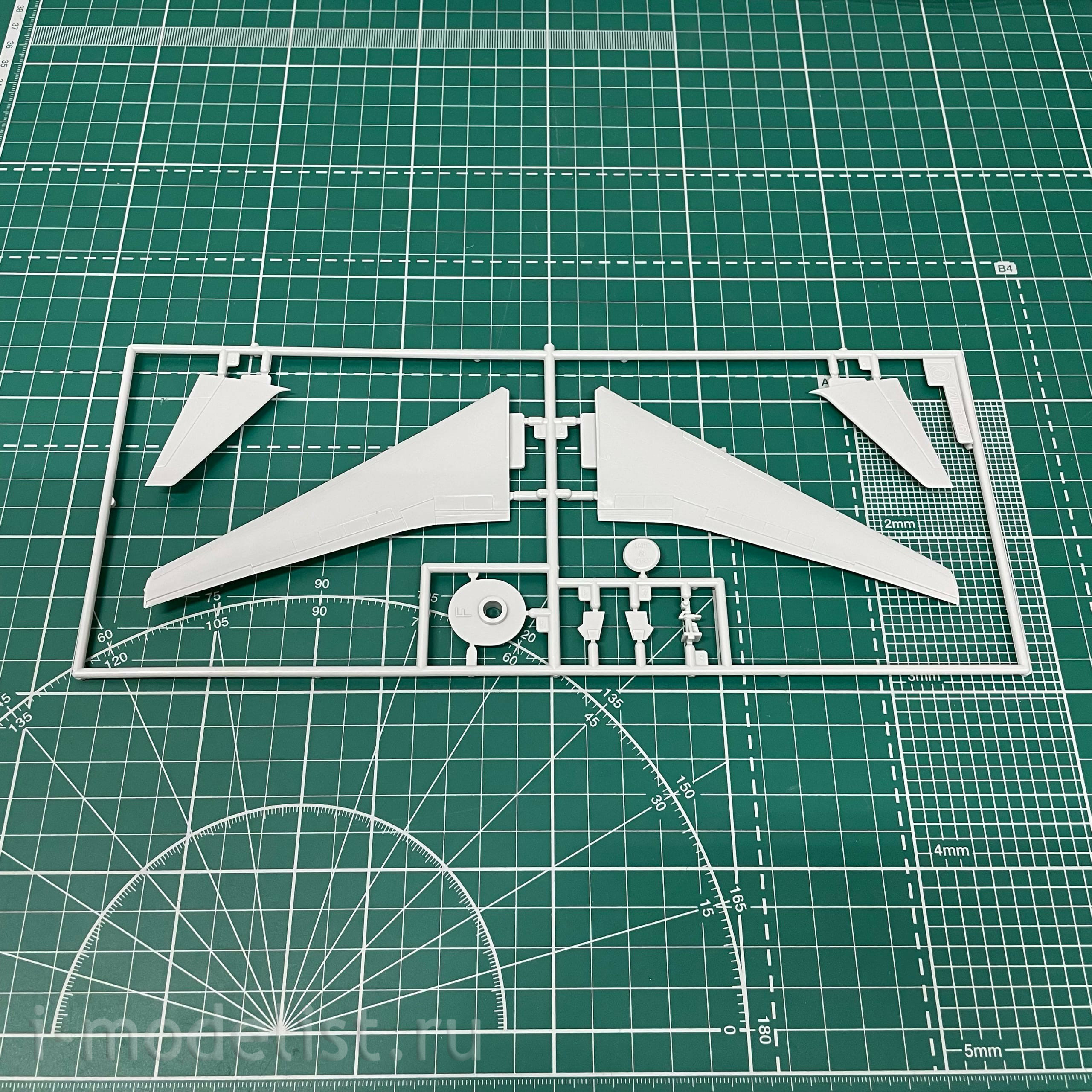 10808 Hasegawa 1/200 KC-767 WORLD TANKER (2 kits)