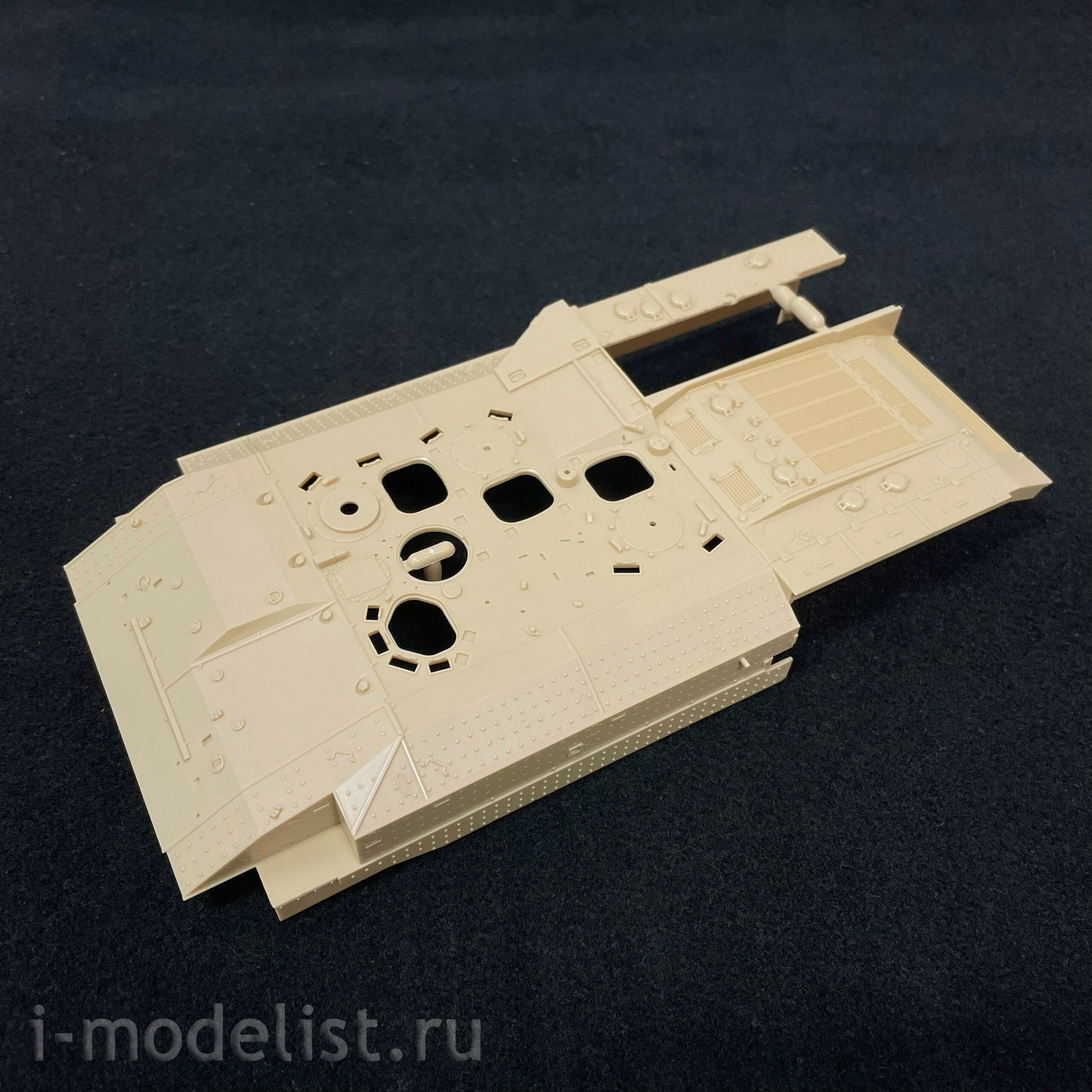 SS-003 Meng 1/35 ACHZARIT (early) Israel Heavy Armoured Personnel Carrier 