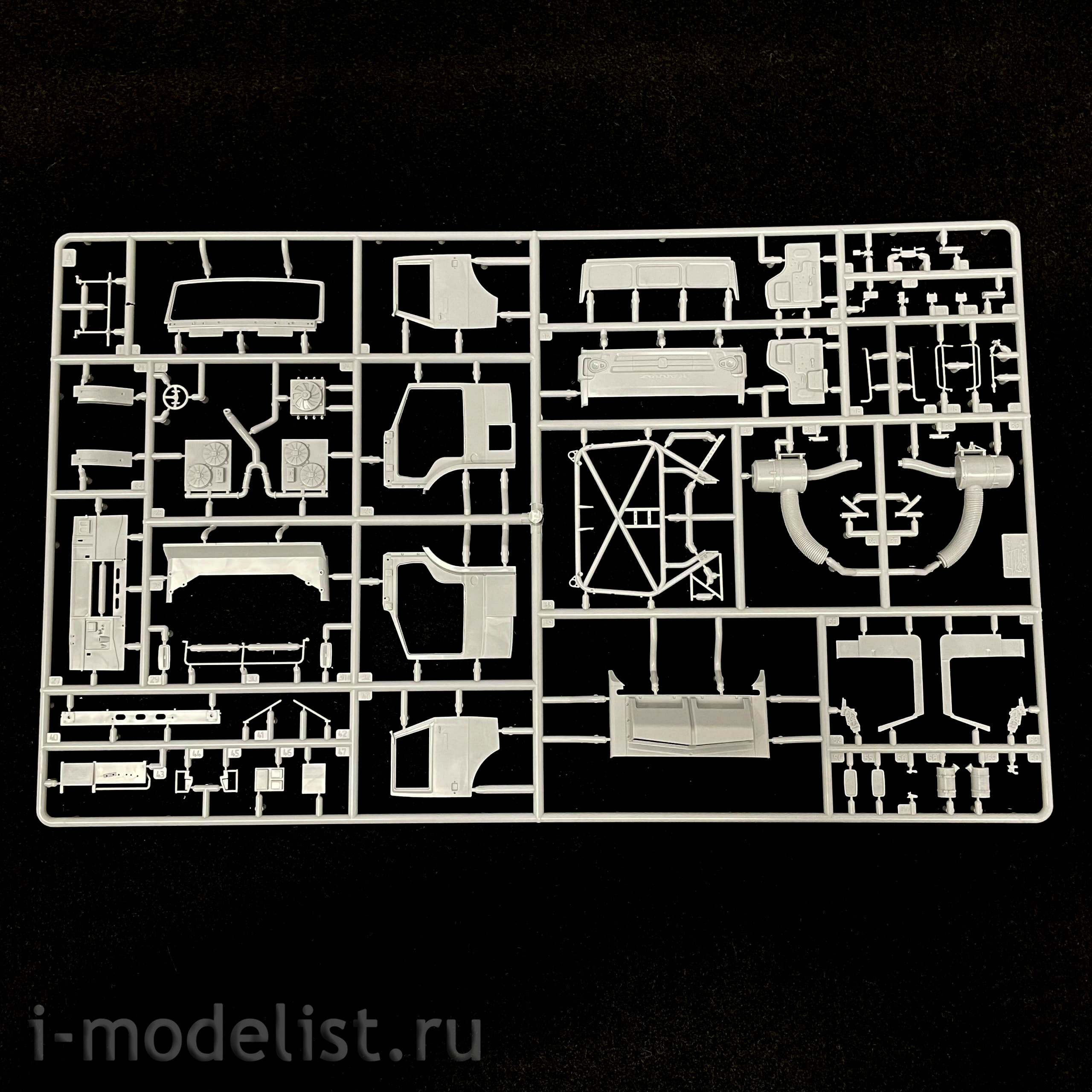 3657 Zvezda 1/35 Truck KAMAZ-43509