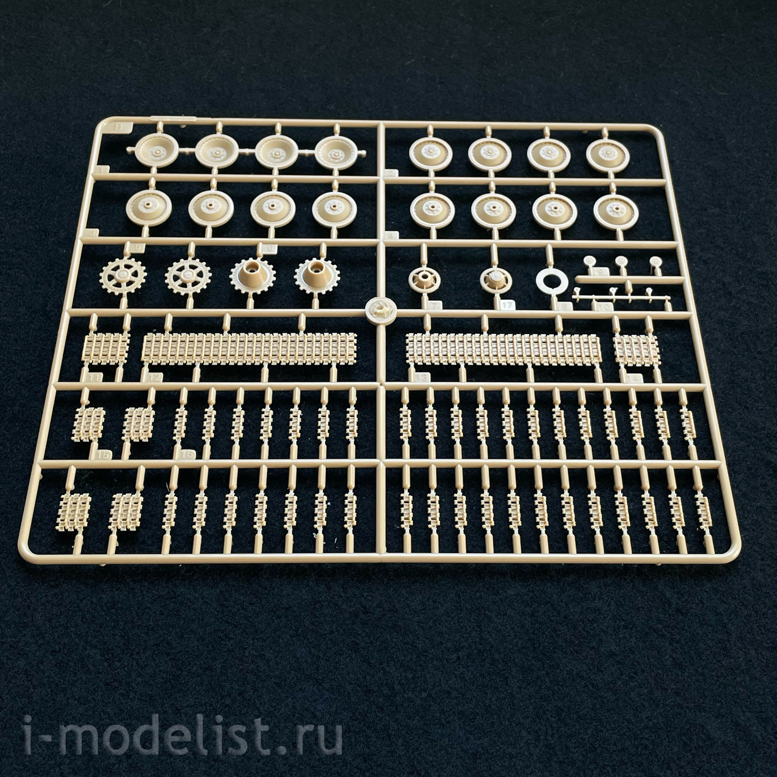 84830 HobbyBoss 1/48 German Medium Tank Sd.Kfz.171 PzKpfw Ausf A.