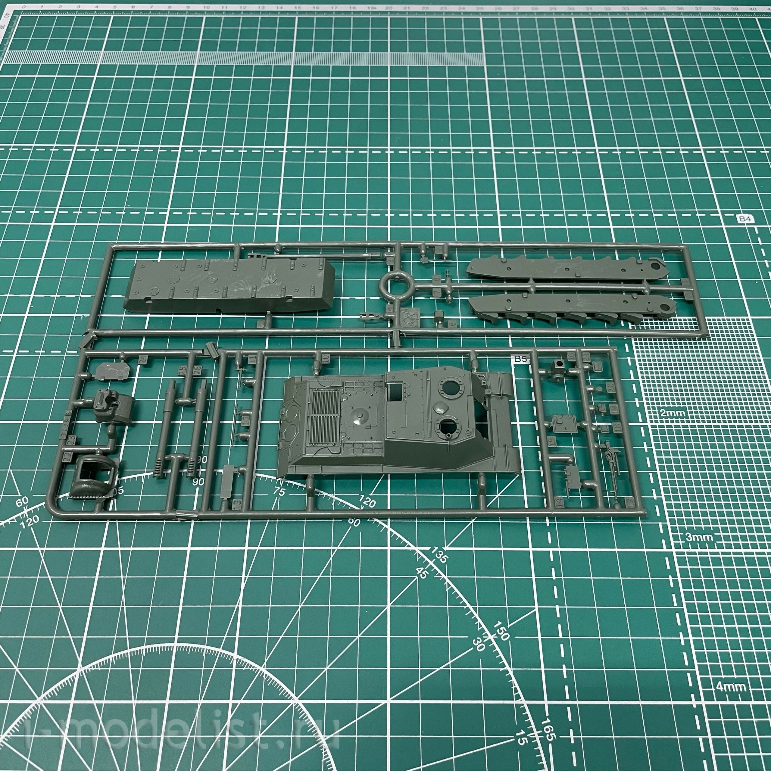 307203 Modeler 1/72 Soviet self-propelled gun ISU-152